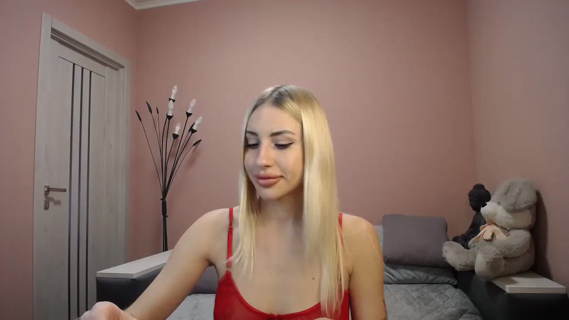Gallery image thumbnail from KimKalash's myfreecams stream on, 12/02/2023, 10:04 image 4 of 20