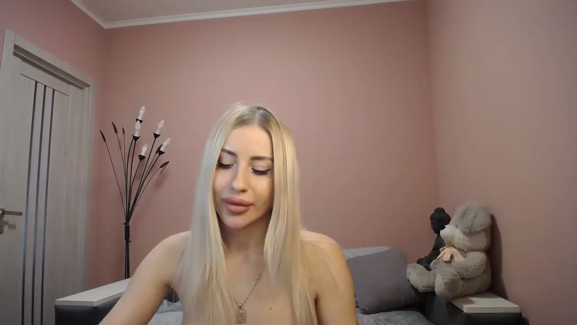 Gallery image thumbnail from KimKalash's myfreecams stream on, 12/04/2023, 09:56 image 10 of 20