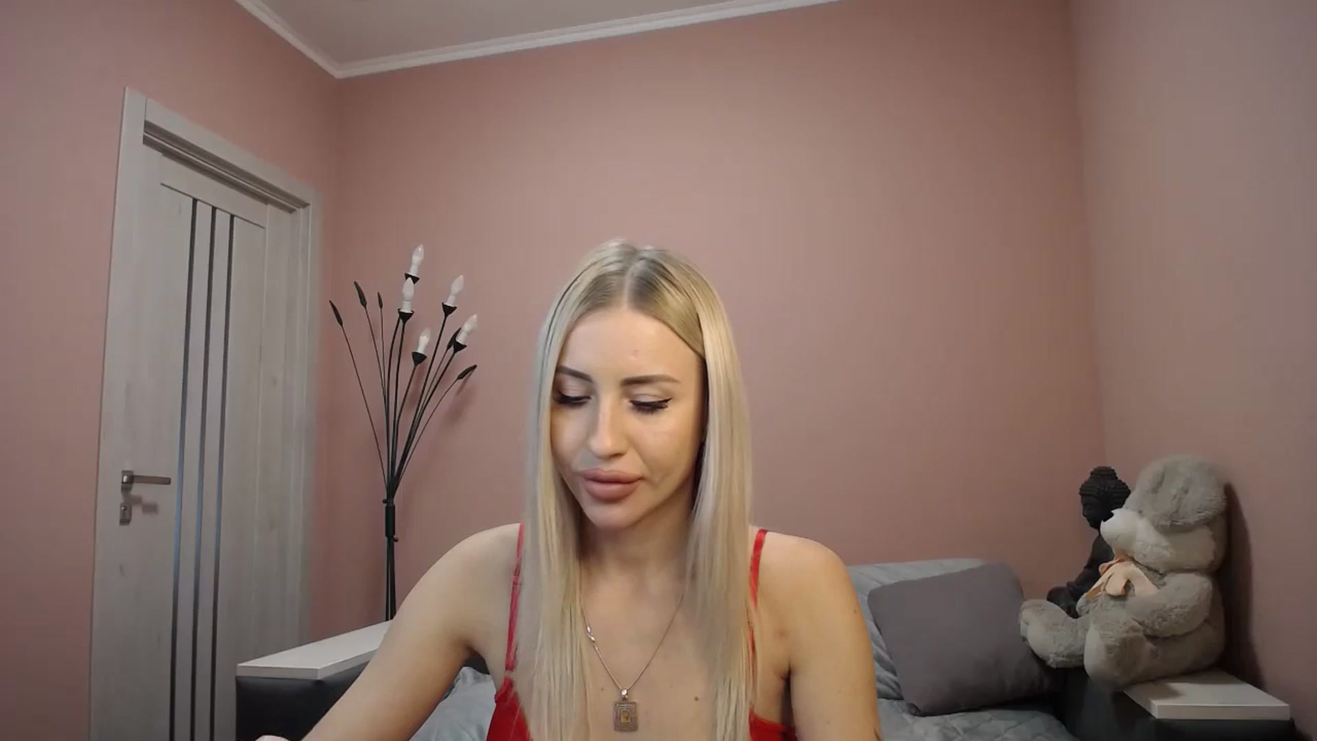Gallery image thumbnail from KimKalash's myfreecams stream on, 12/04/2023, 11:12 image 16 of 20