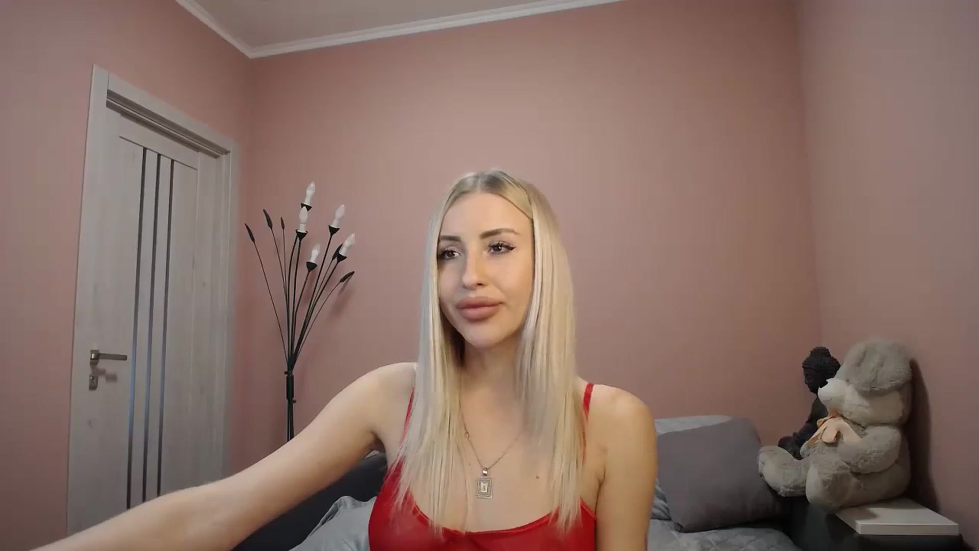 Gallery image thumbnail from KimKalash's myfreecams stream on, 12/04/2023, 11:12 image 14 of 20