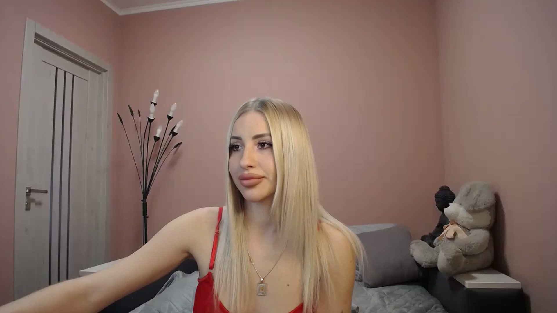 Gallery image thumbnail from KimKalash's myfreecams stream on, 12/04/2023, 11:12 image 1 of 20