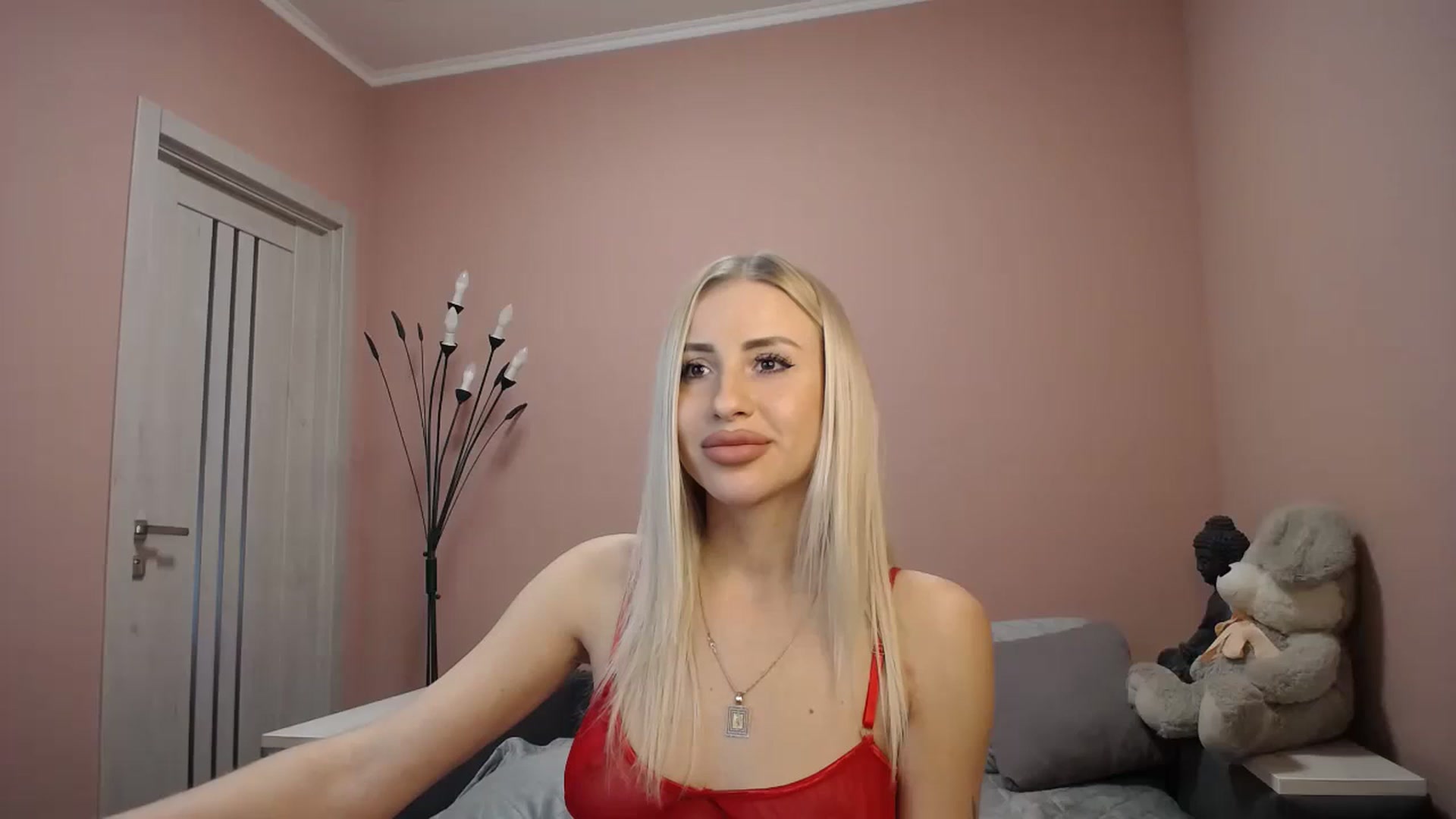 Gallery image thumbnail from KimKalash's myfreecams stream on, 12/04/2023, 11:12 image 11 of 20