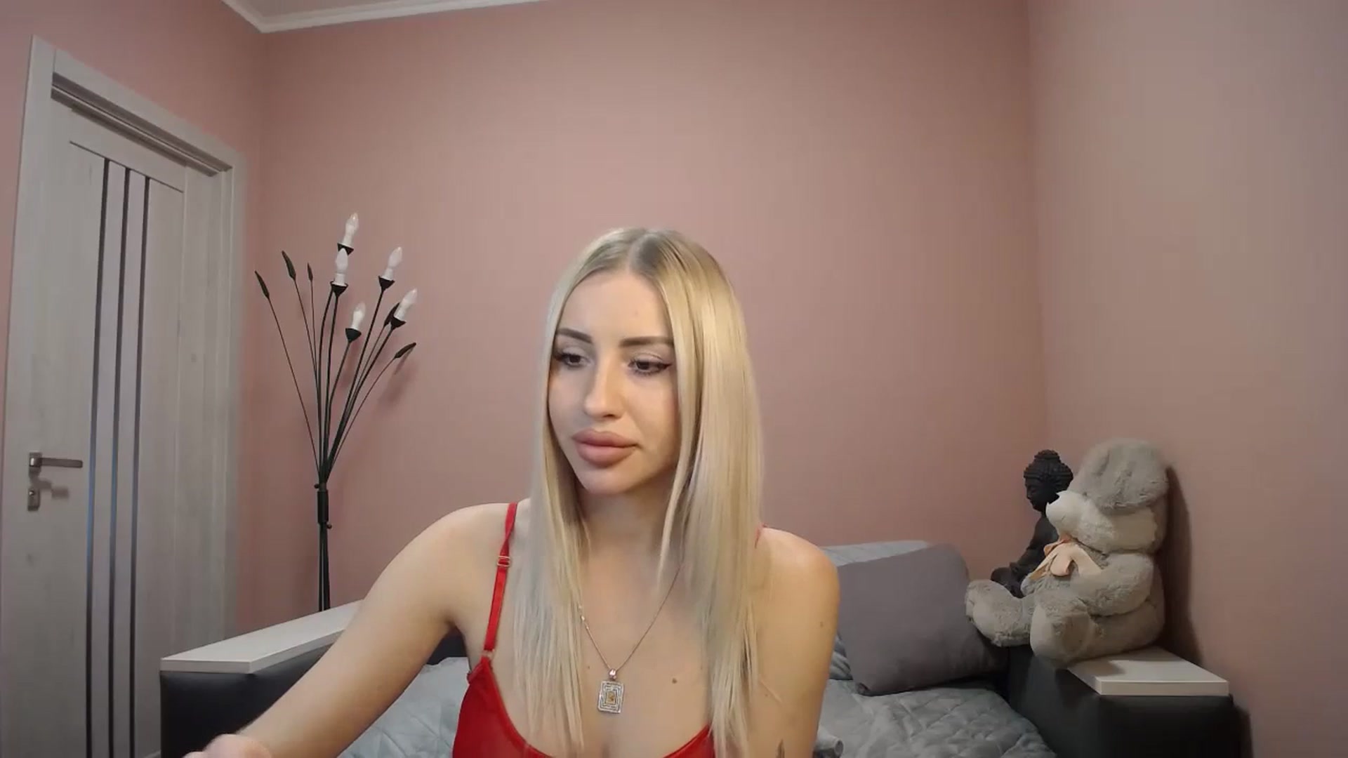 Gallery image thumbnail from KimKalash's myfreecams stream on, 12/04/2023, 11:12 image 8 of 20