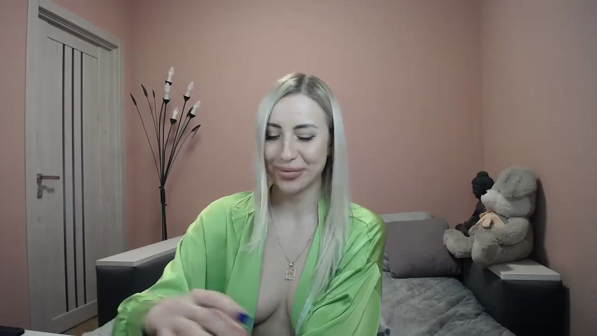 Gallery image thumbnail from KimKalash's myfreecams stream on, 12/05/2023, 10:45 image 20 of 20