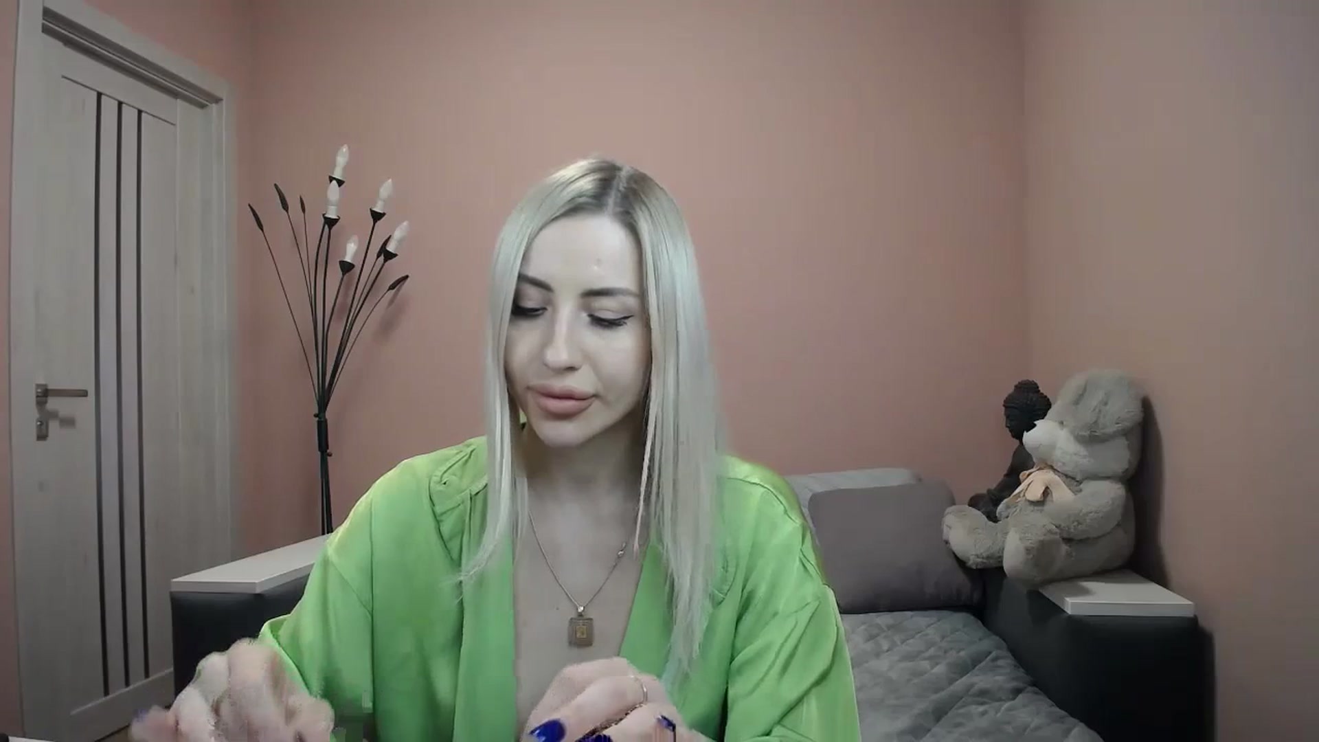 Gallery image thumbnail from KimKalash's myfreecams stream on, 12/05/2023, 10:45 image 17 of 20