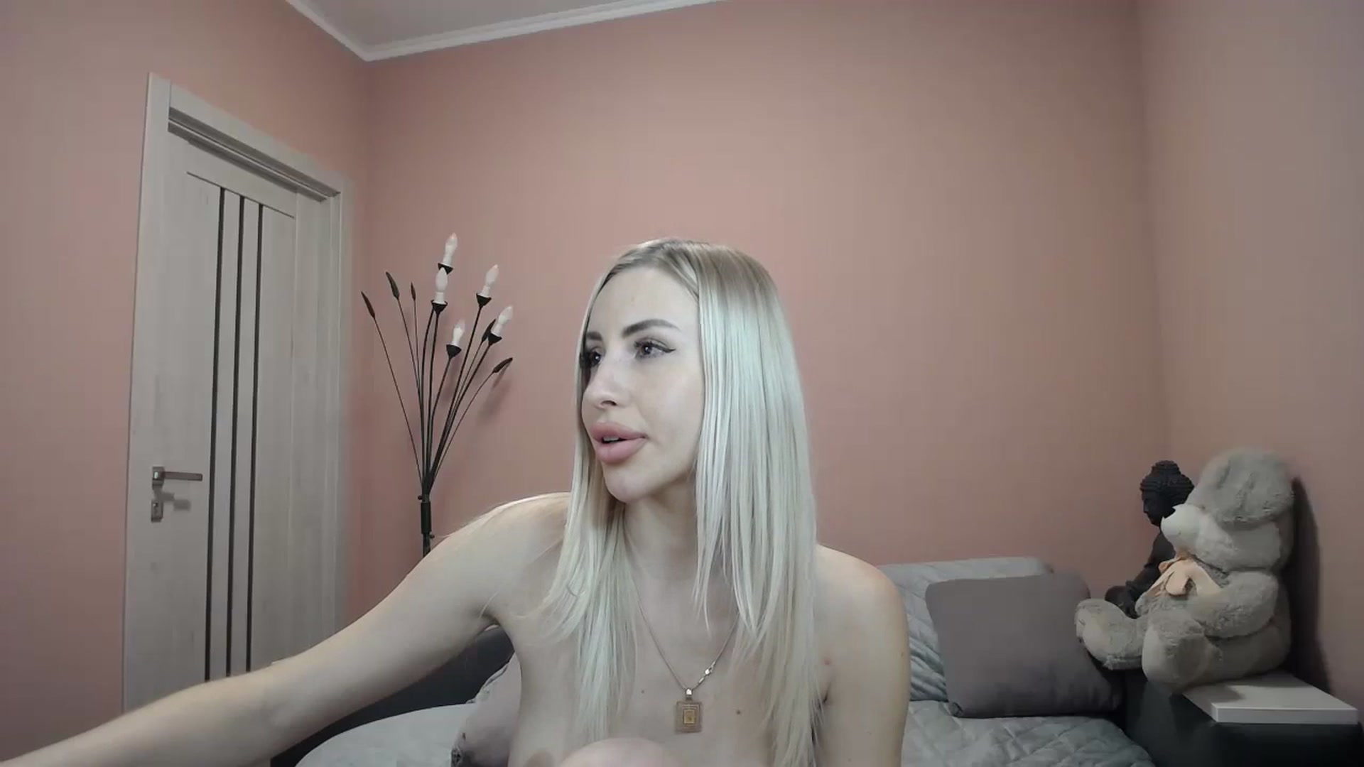 Gallery image thumbnail from KimKalash's myfreecams stream on, 12/05/2023, 12:01 image 15 of 20