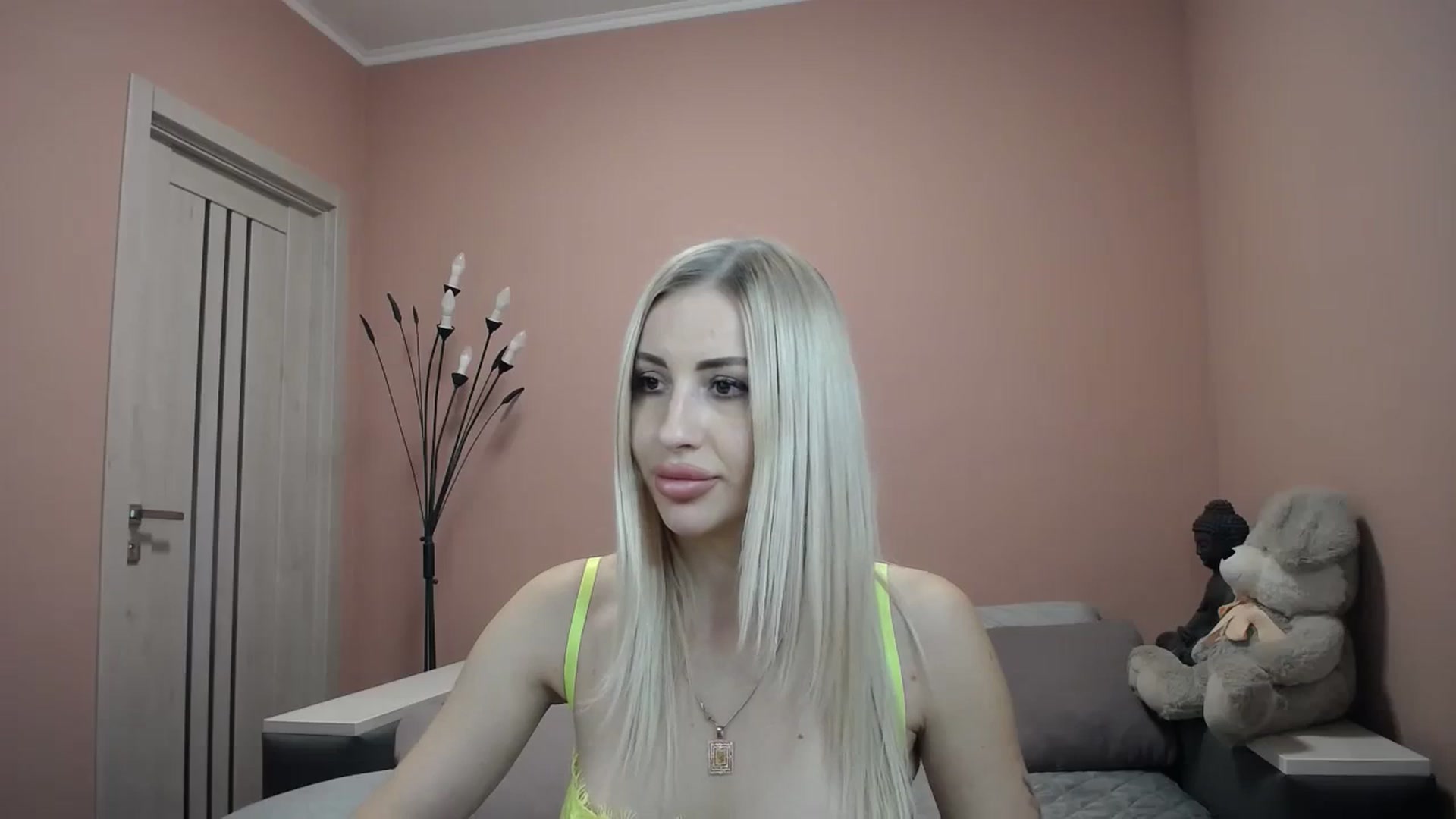 Gallery image thumbnail from KimKalash's myfreecams stream on, 12/06/2023, 09:54 image 17 of 20