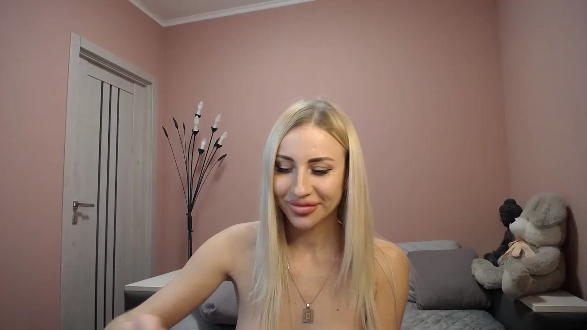 Gallery image thumbnail from KimKalash's myfreecams stream on, 12/06/2023, 12:52 image 5 of 20