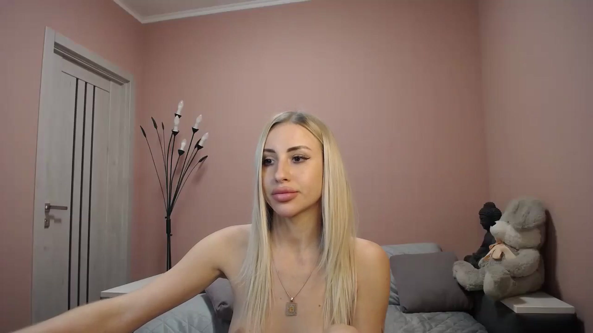 Gallery image thumbnail from KimKalash's myfreecams stream on, 12/06/2023, 14:41 image 20 of 20