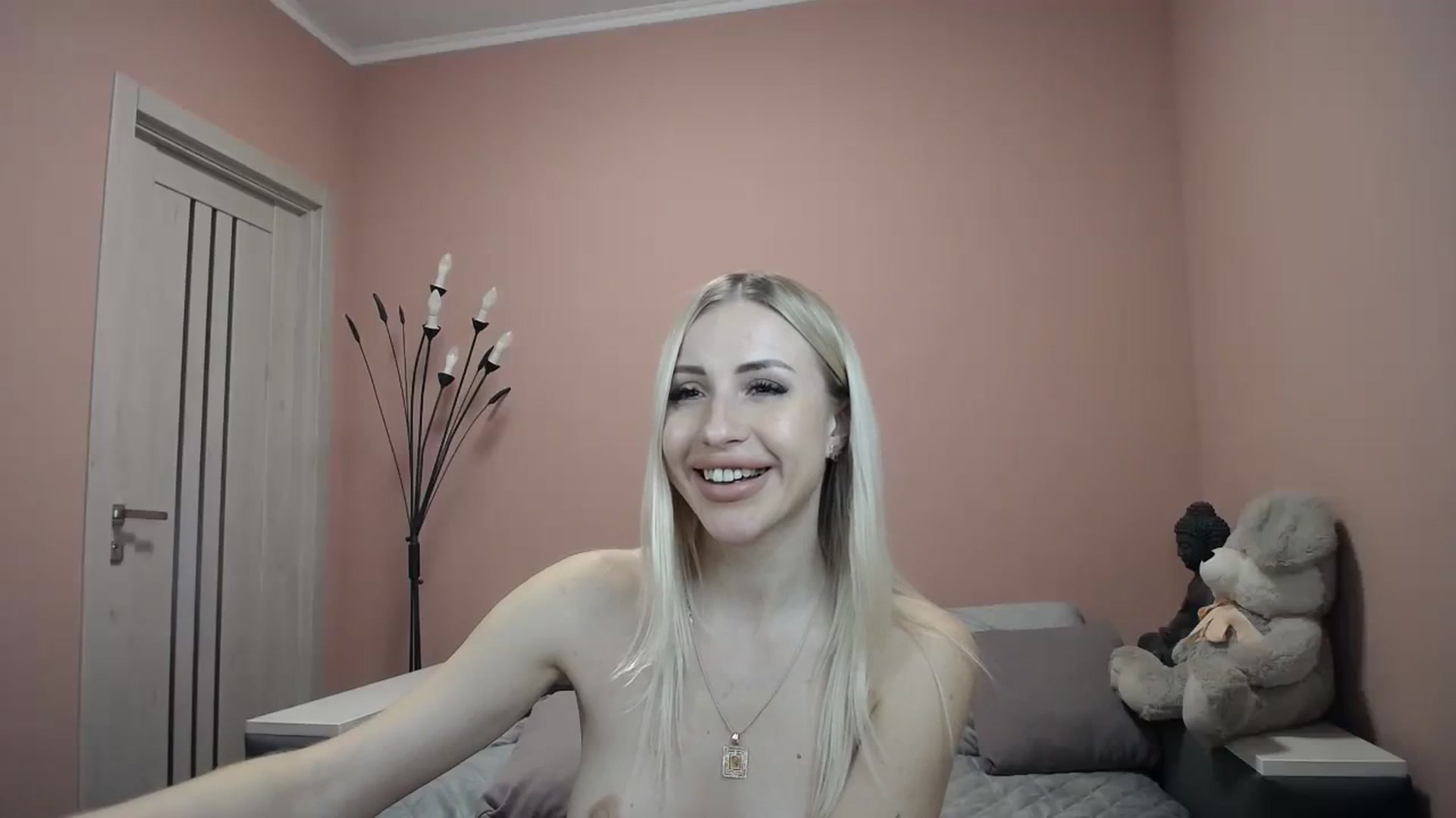 Gallery image thumbnail from KimKalash's myfreecams stream on, 12/08/2023, 09:56 image 12 of 20