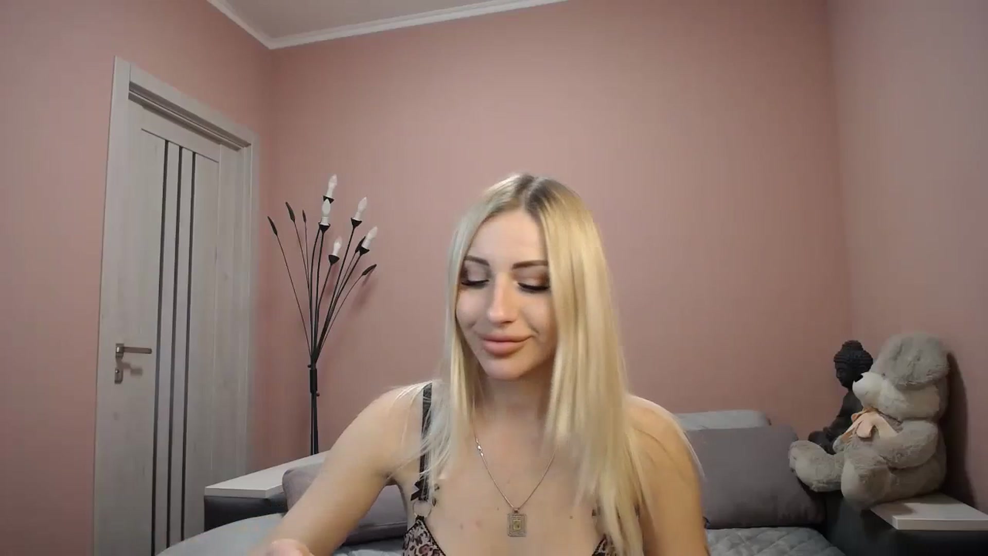 Gallery image thumbnail from KimKalash's myfreecams stream on, 12/08/2023, 10:31 image 20 of 20