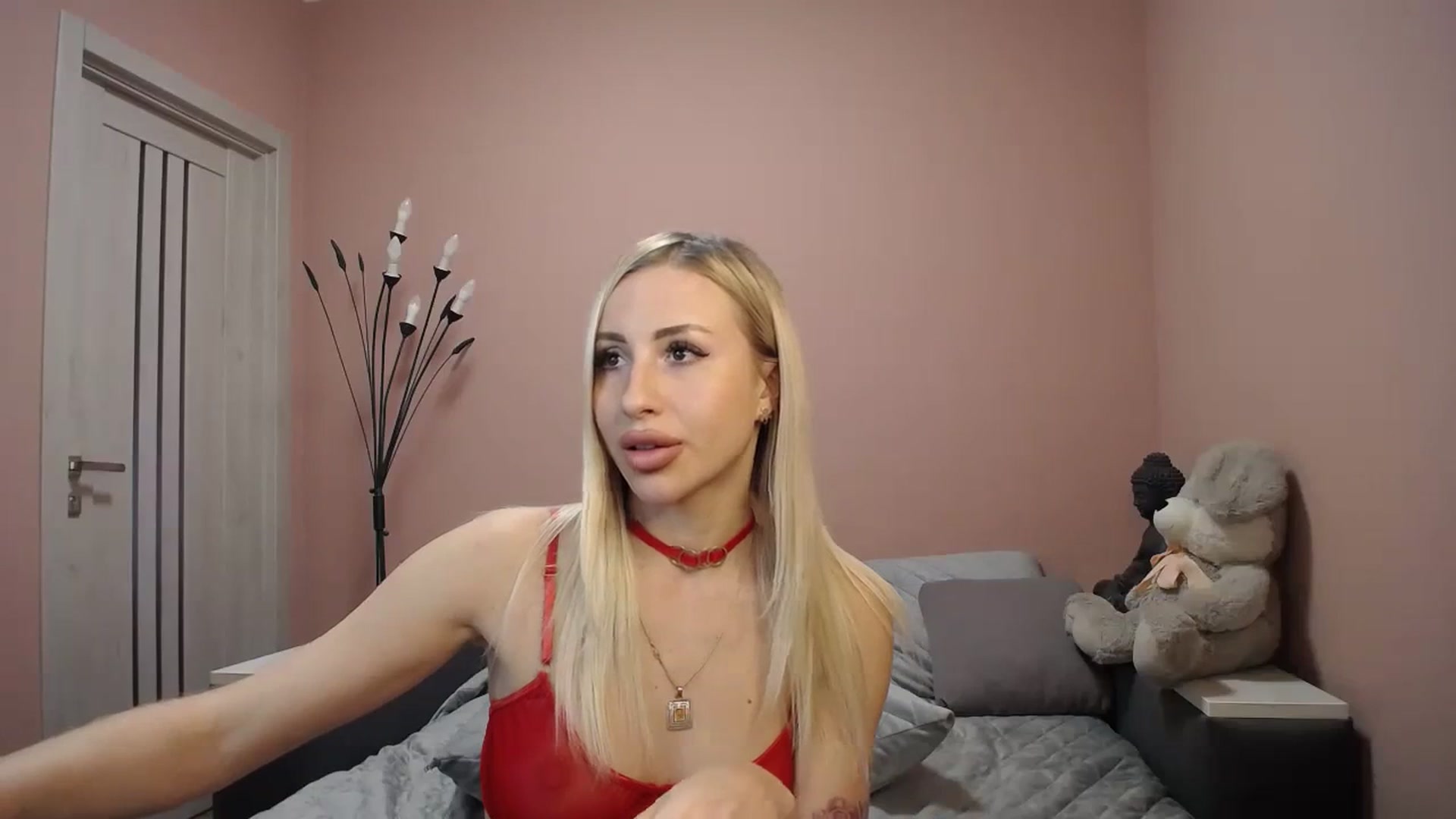 Gallery image thumbnail from KimKalash's myfreecams stream on, 12/09/2023, 10:39 image 14 of 20