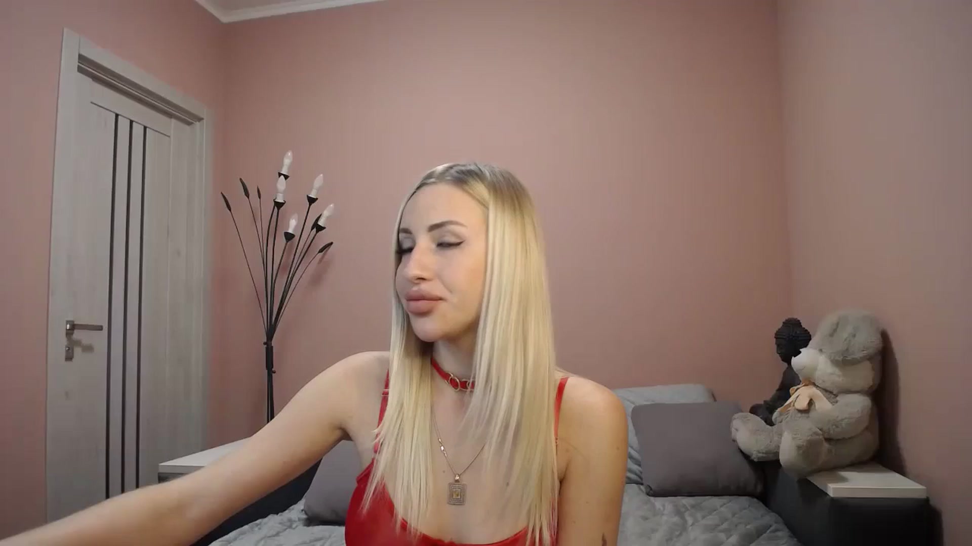 Gallery image thumbnail from KimKalash's myfreecams stream on, 12/09/2023, 12:37 image 8 of 20