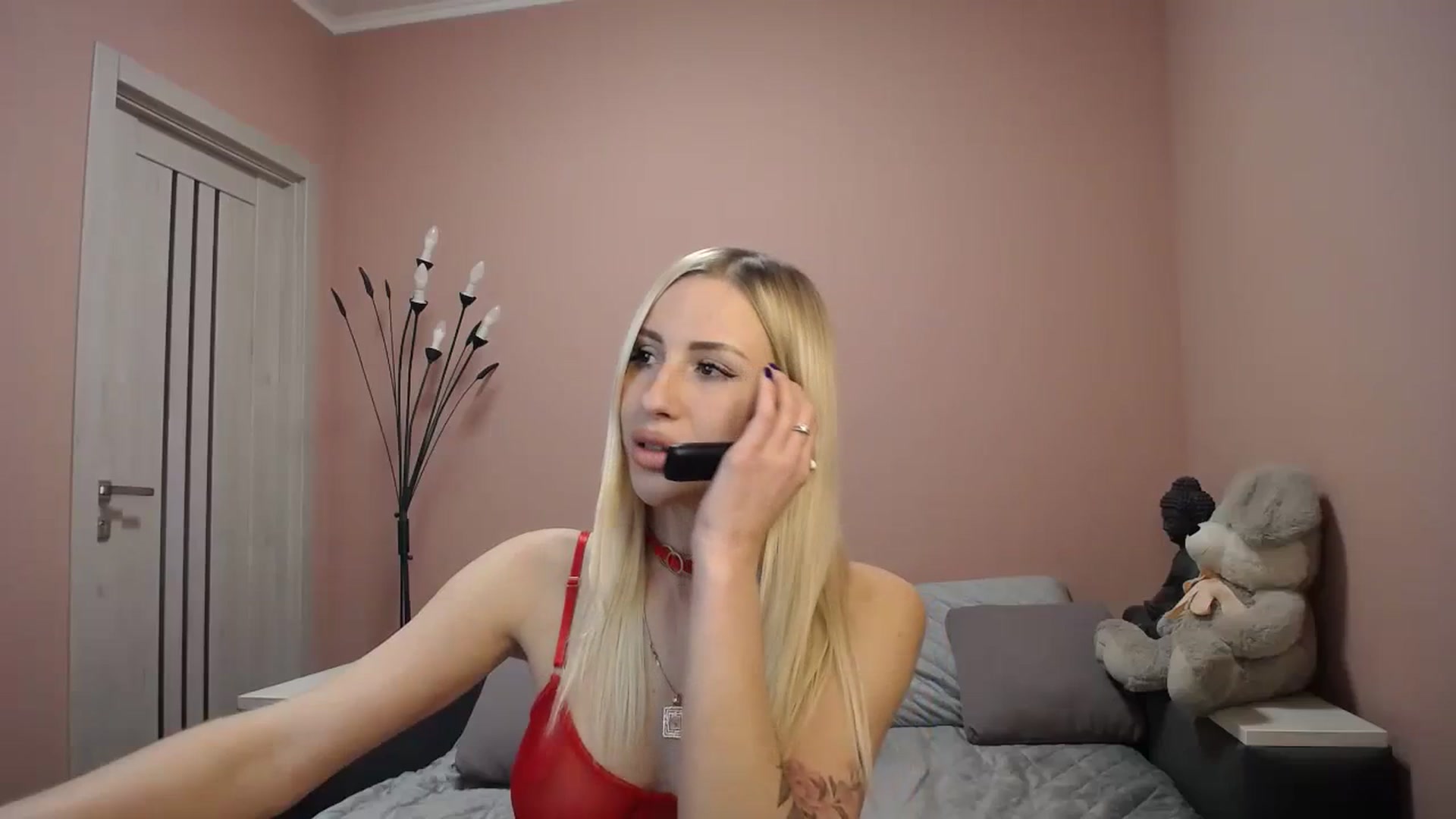 Gallery image thumbnail from KimKalash's myfreecams stream on, 12/09/2023, 12:37 image 11 of 20