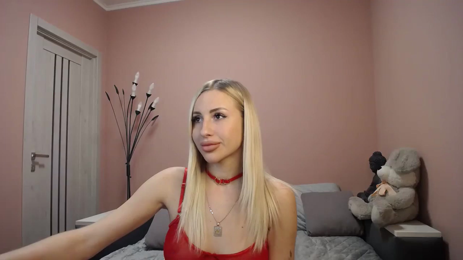 Gallery image thumbnail from KimKalash's myfreecams stream on, 12/09/2023, 12:37 image 15 of 20