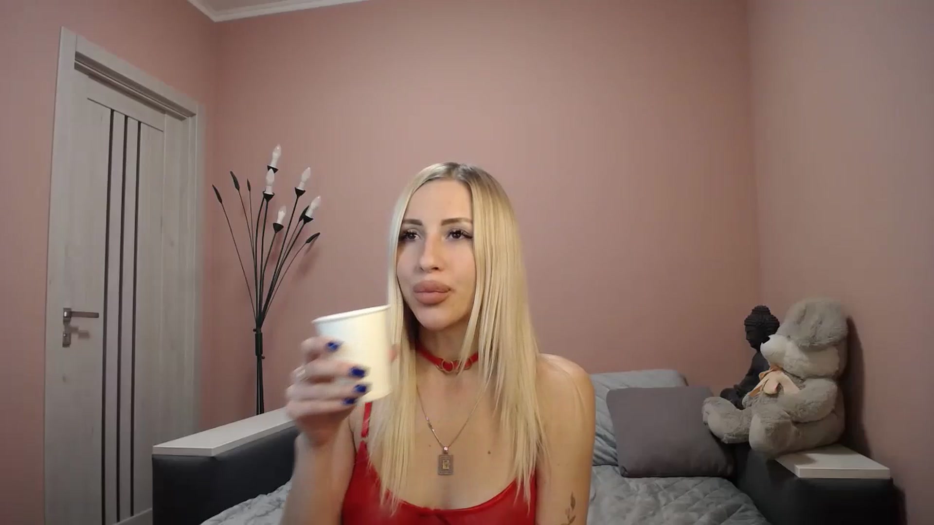 Gallery image thumbnail from KimKalash's myfreecams stream on, 12/09/2023, 12:37 image 2 of 20