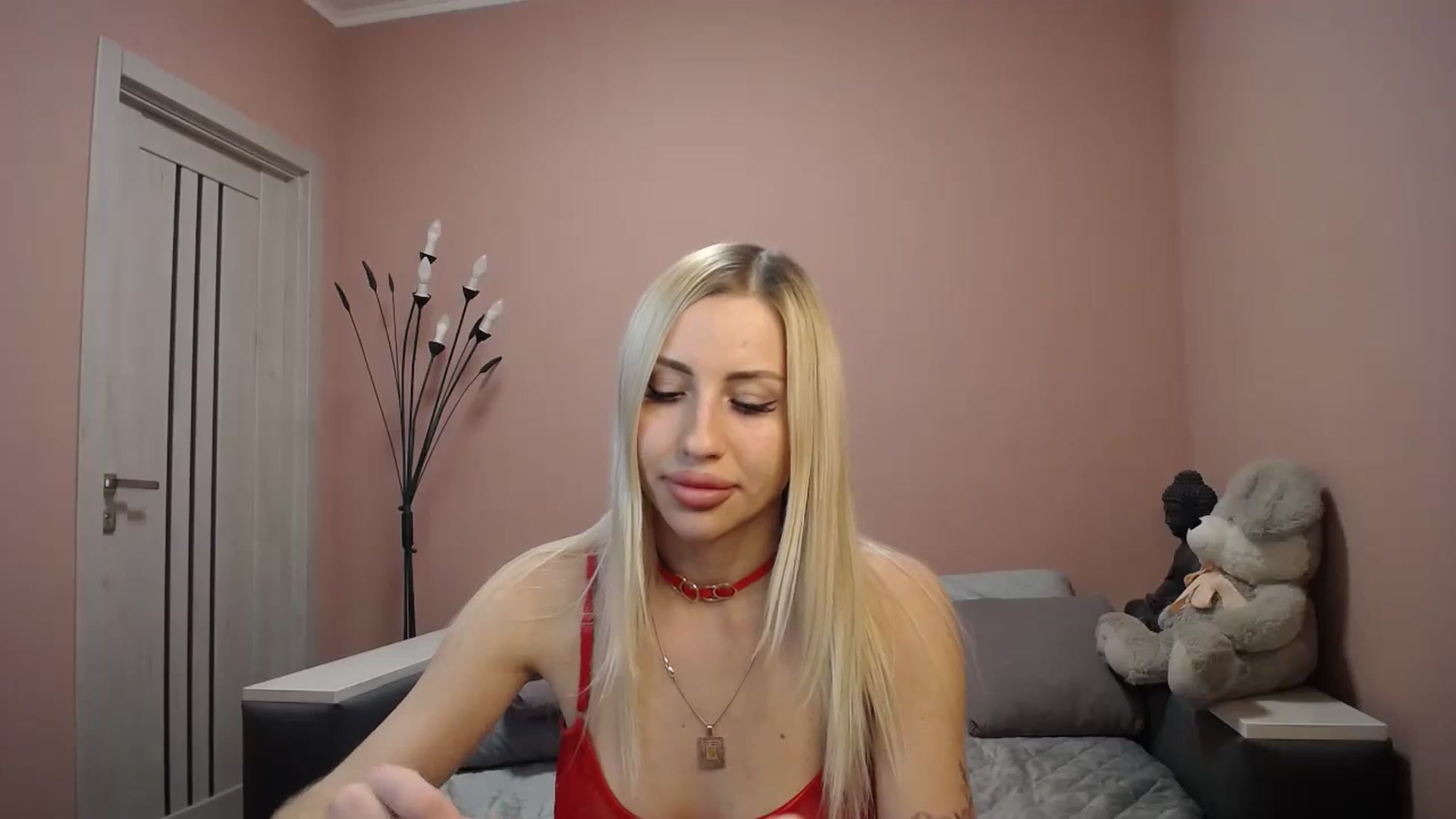 Gallery image thumbnail from KimKalash's myfreecams stream on, 12/09/2023, 14:09 image 8 of 20