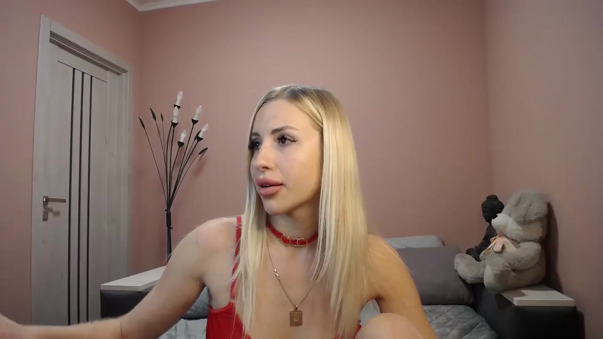 Gallery image thumbnail from KimKalash's myfreecams stream on, 12/09/2023, 14:09 image 9 of 20