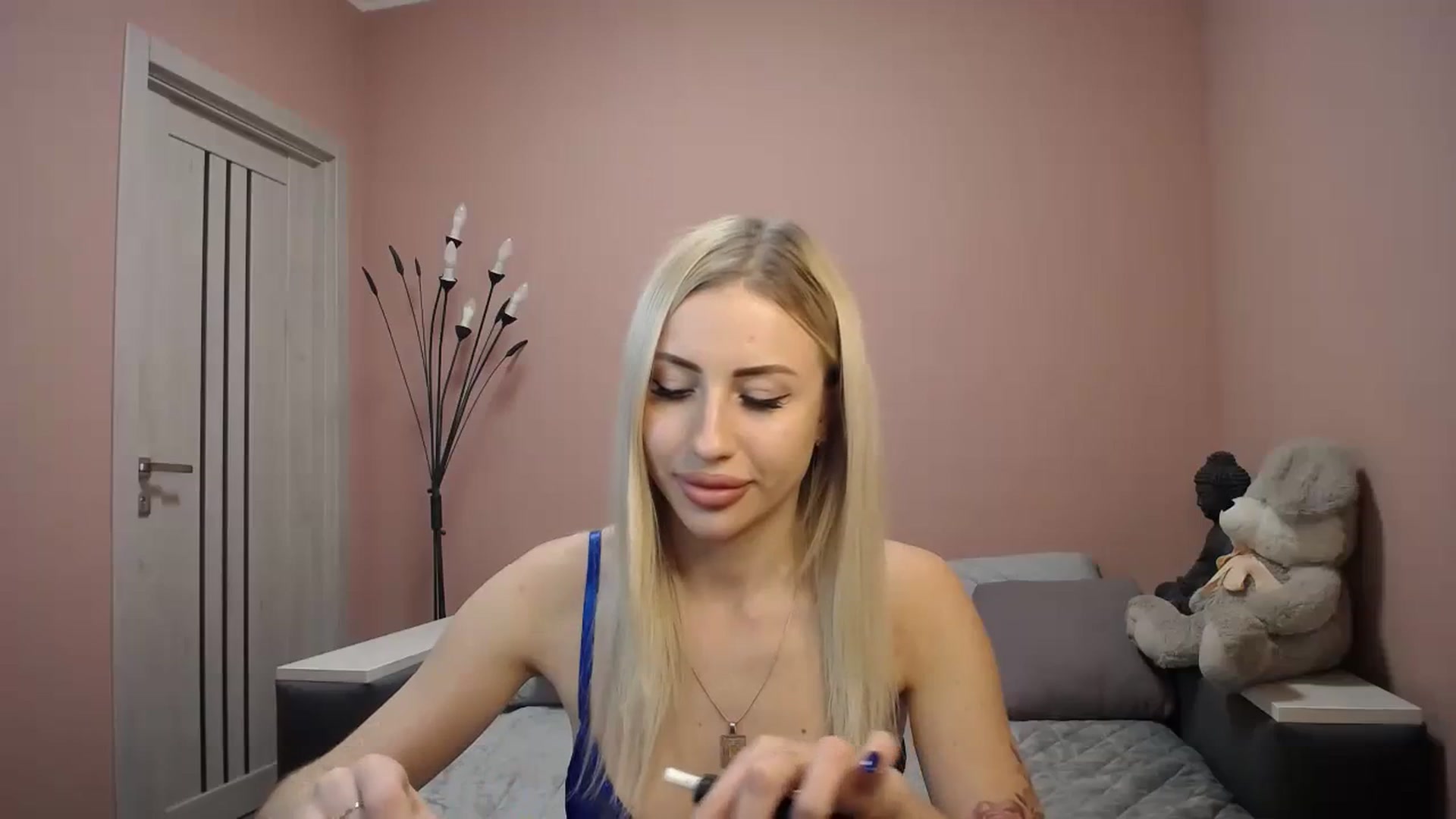 Gallery image thumbnail from KimKalash's myfreecams stream on, 12/10/2023, 12:49 image 8 of 20