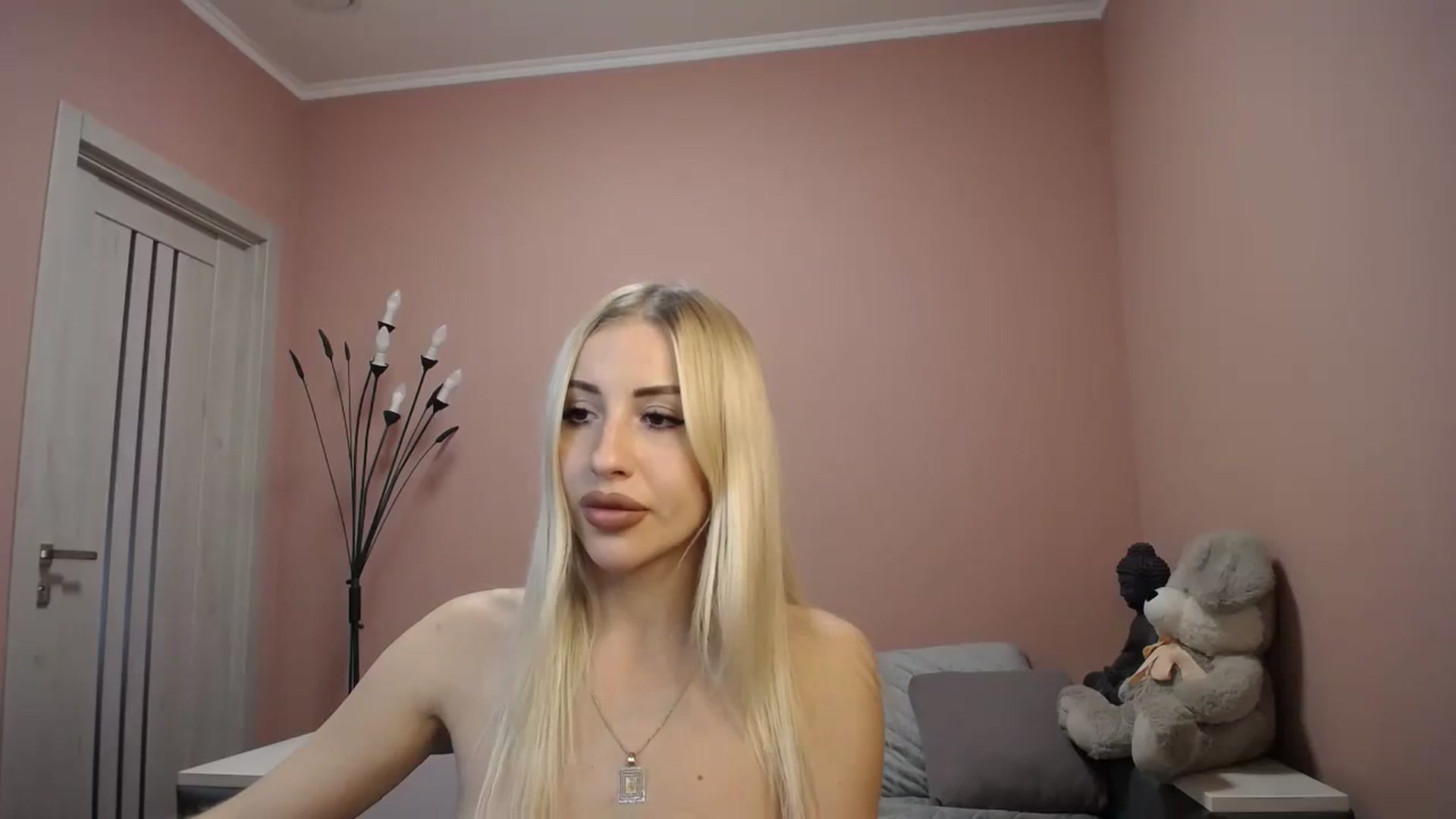 Gallery image thumbnail from KimKalash's myfreecams stream on, 12/11/2023, 10:09 image 19 of 20