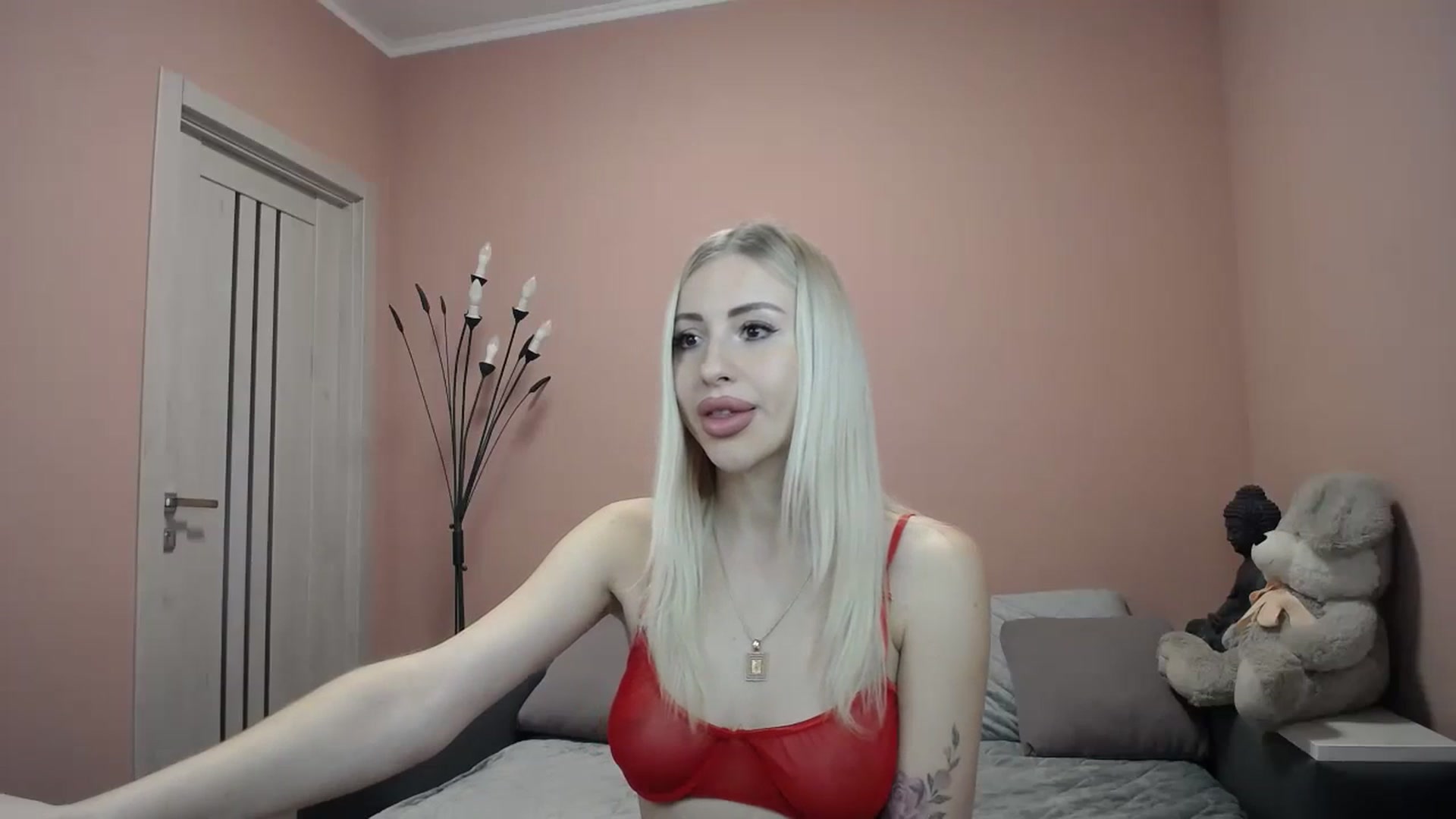 Gallery image thumbnail from KimKalash's myfreecams stream on, 12/12/2023, 09:57 image 4 of 20