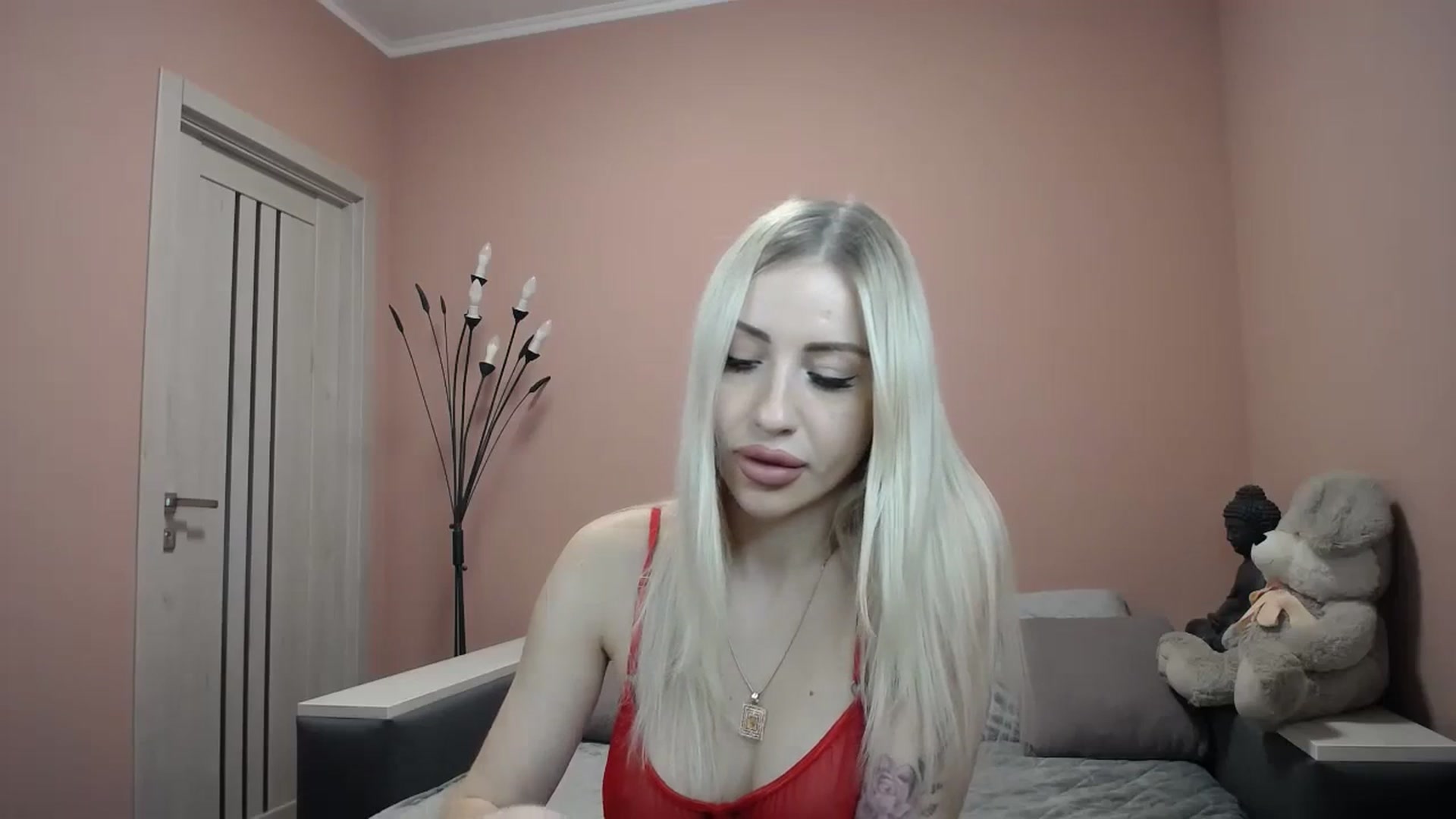 Gallery image thumbnail from KimKalash's myfreecams stream on, 12/12/2023, 09:57 image 2 of 20