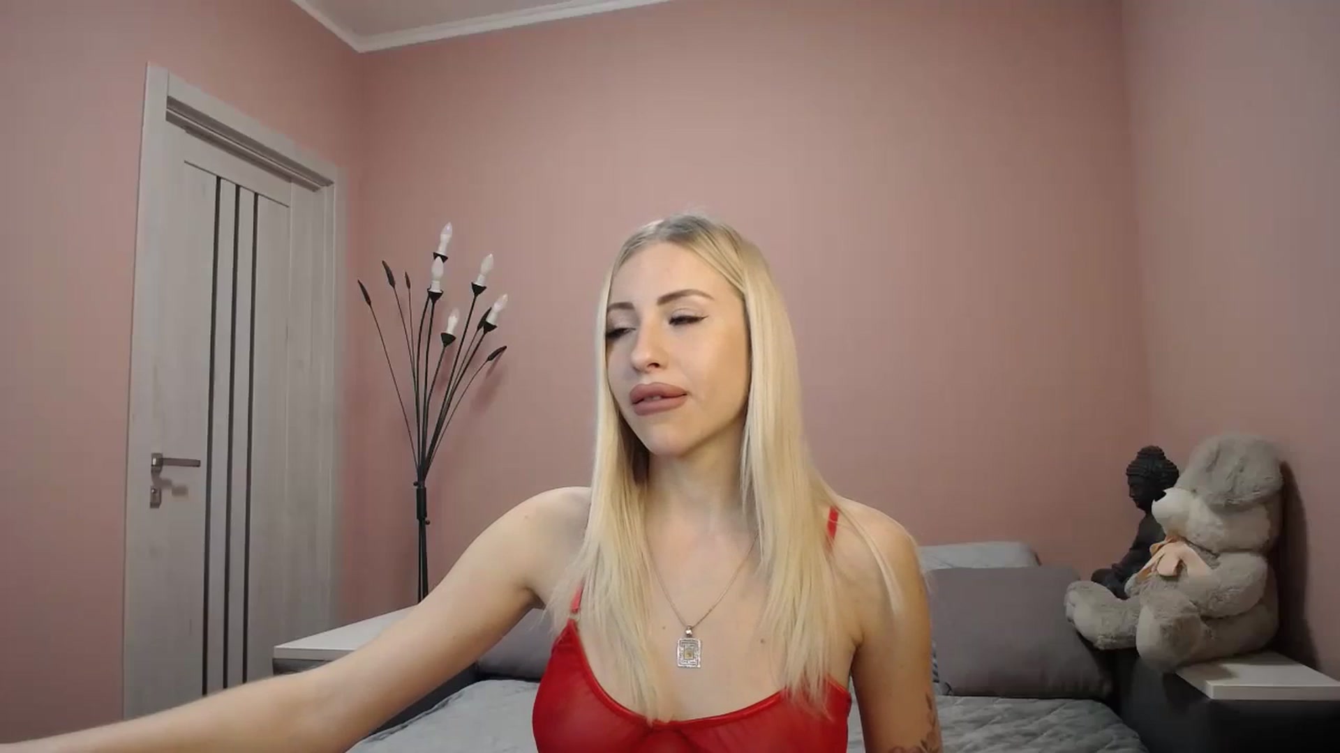 Gallery image thumbnail from KimKalash's myfreecams stream on, 12/12/2023, 09:57 image 7 of 20