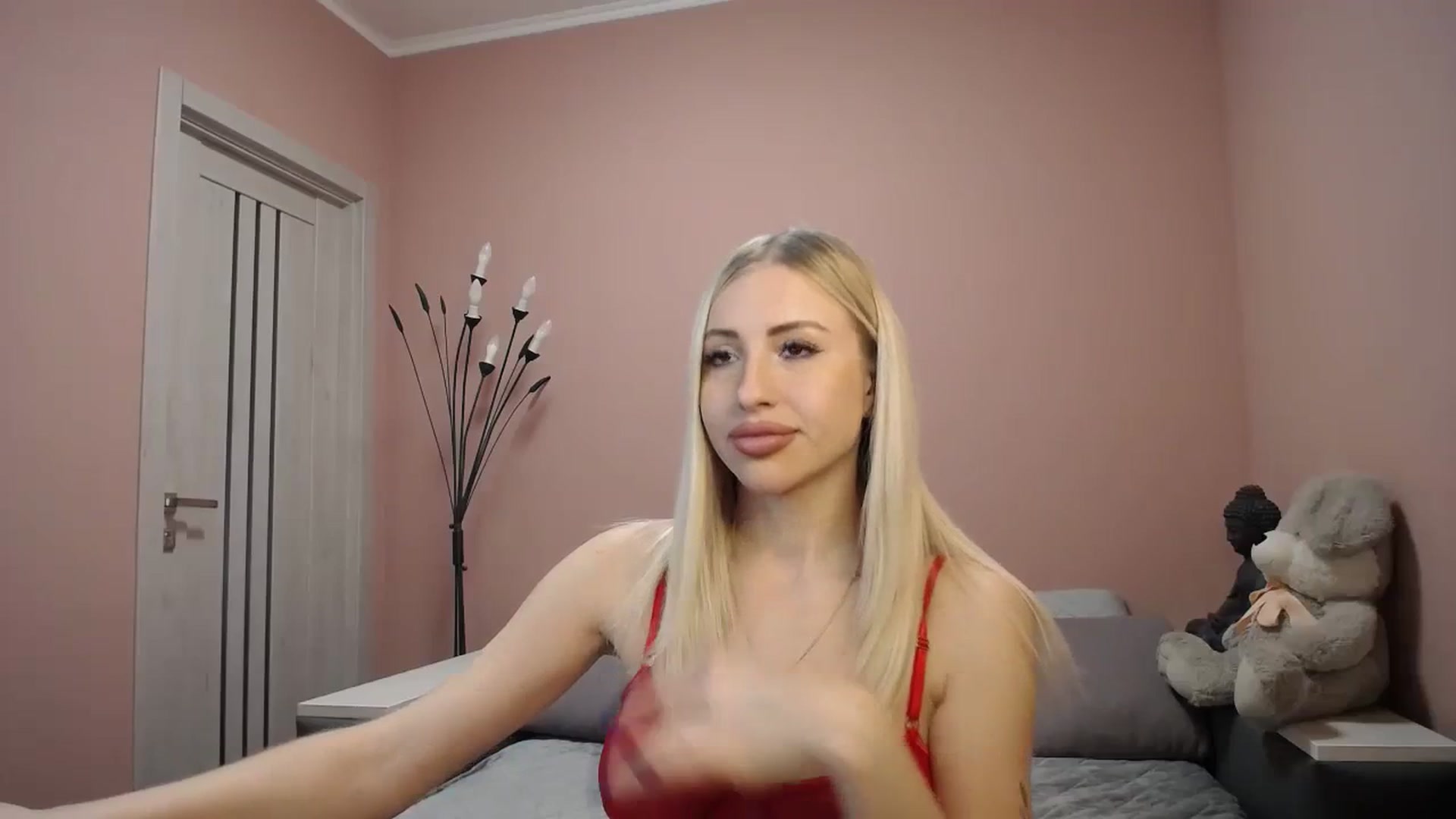 Gallery image thumbnail from KimKalash's myfreecams stream on, 12/12/2023, 09:57 image 5 of 20