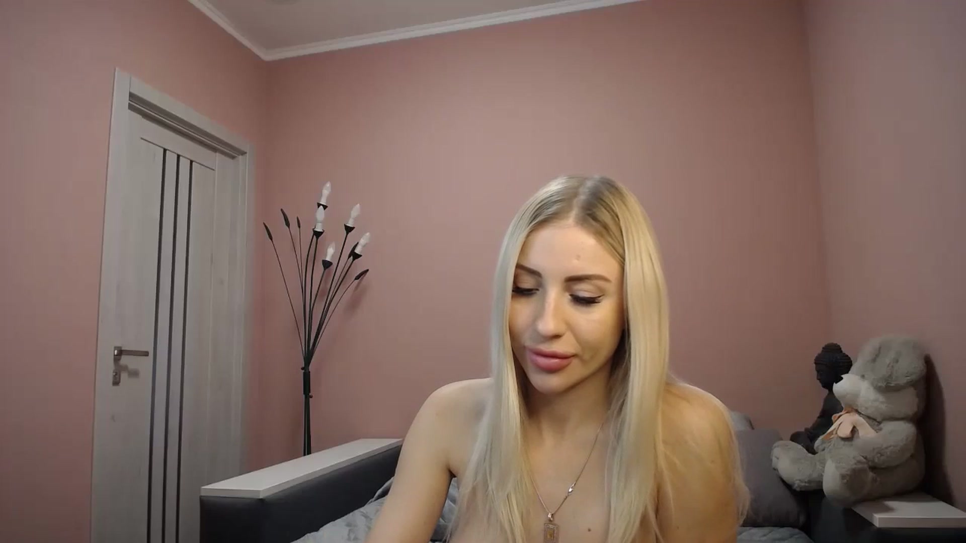 Gallery image thumbnail from KimKalash's myfreecams stream on, 12/12/2023, 10:47 image 20 of 20