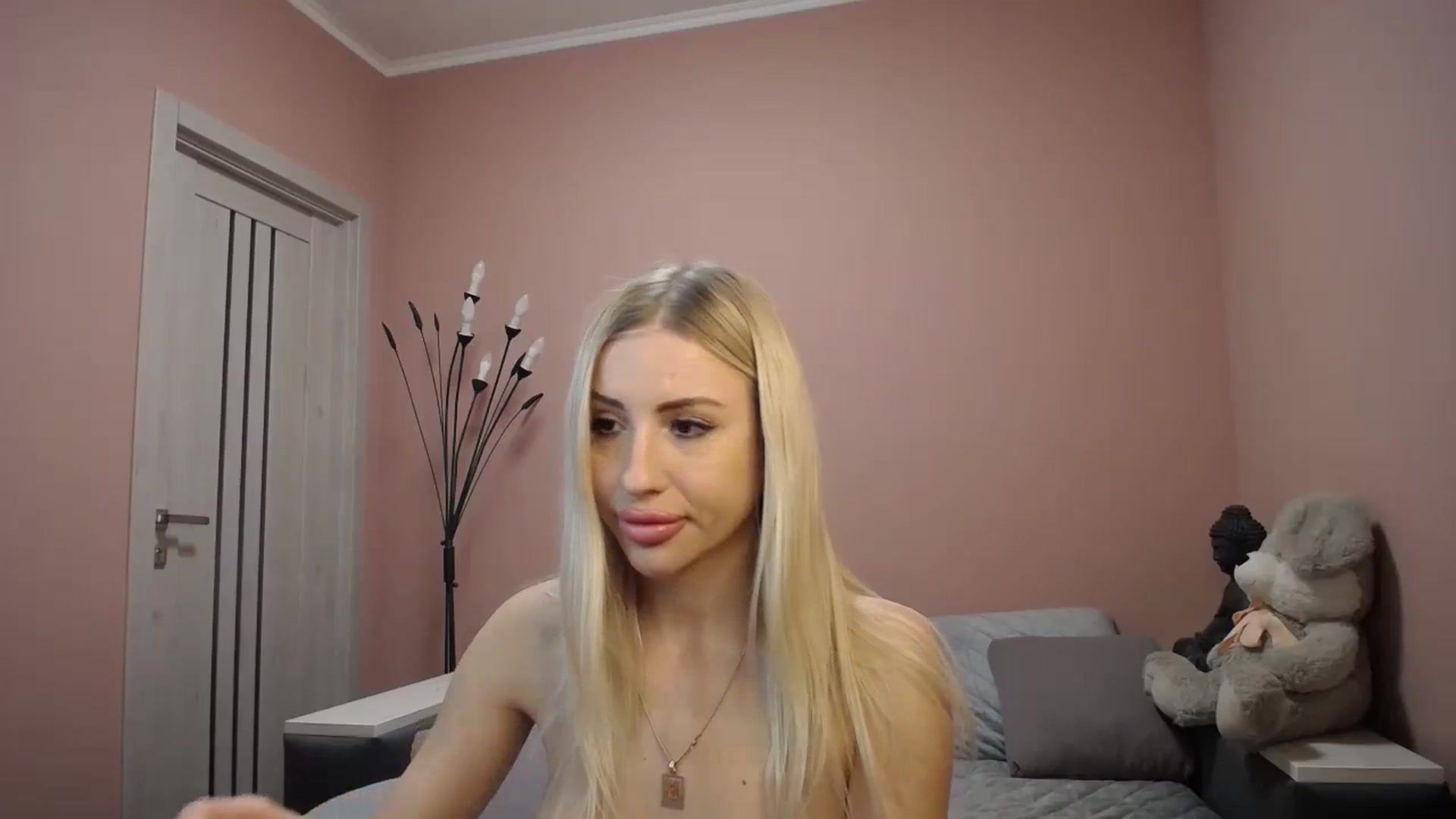 Gallery image thumbnail from KimKalash's myfreecams stream on, 12/12/2023, 12:18 image 13 of 20