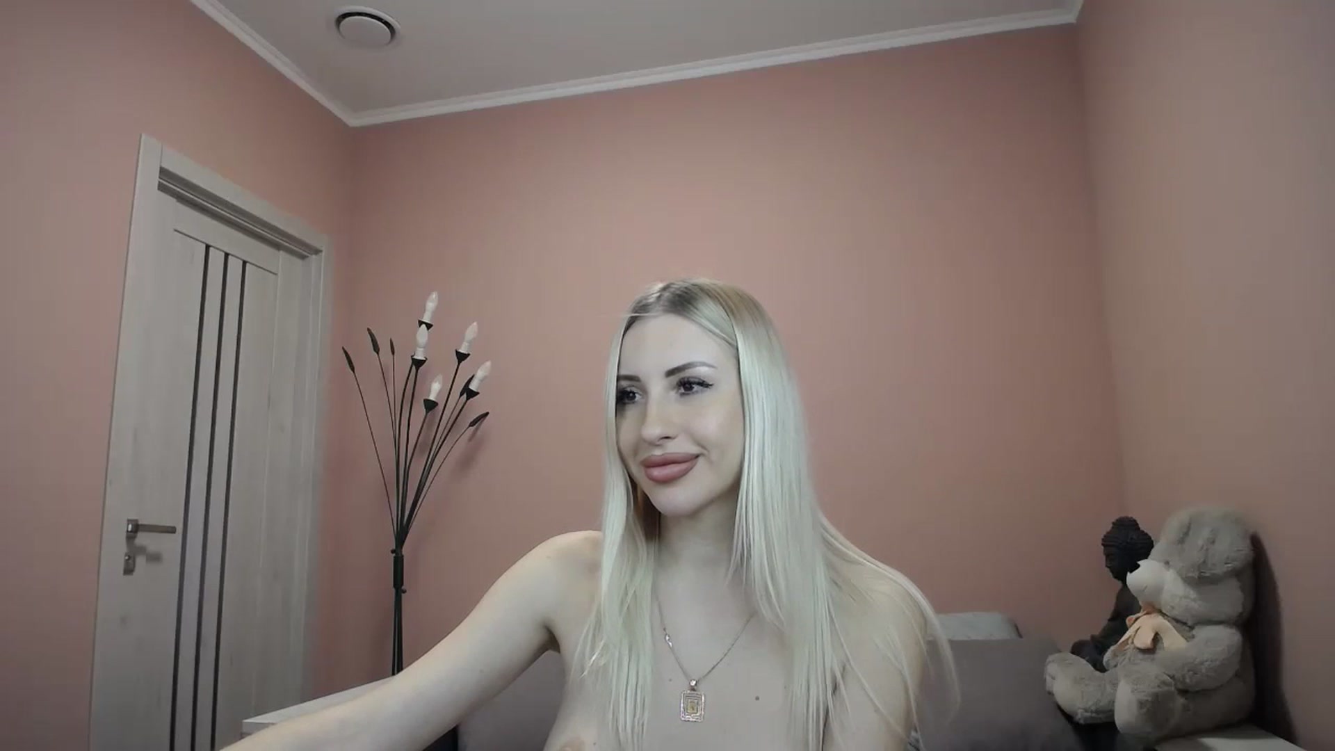 Gallery image thumbnail from KimKalash's myfreecams stream on, 12/13/2023, 09:33 image 17 of 20