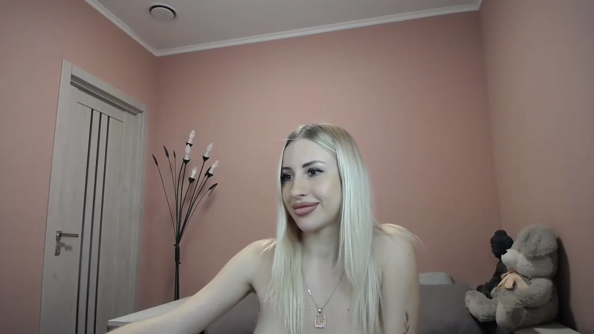 Gallery image thumbnail from KimKalash's myfreecams stream on, 12/13/2023, 09:33 image 15 of 20