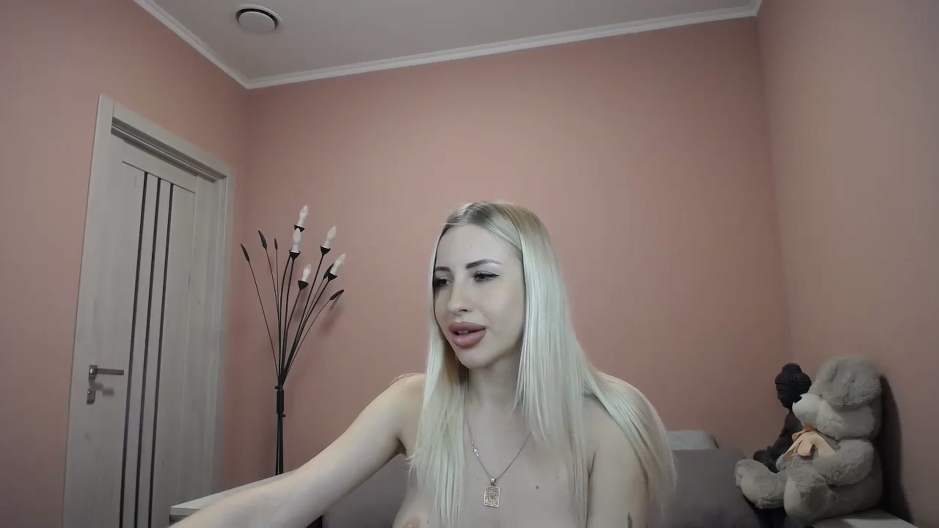 Gallery image thumbnail from KimKalash's myfreecams stream on, 12/13/2023, 09:33 image 16 of 20