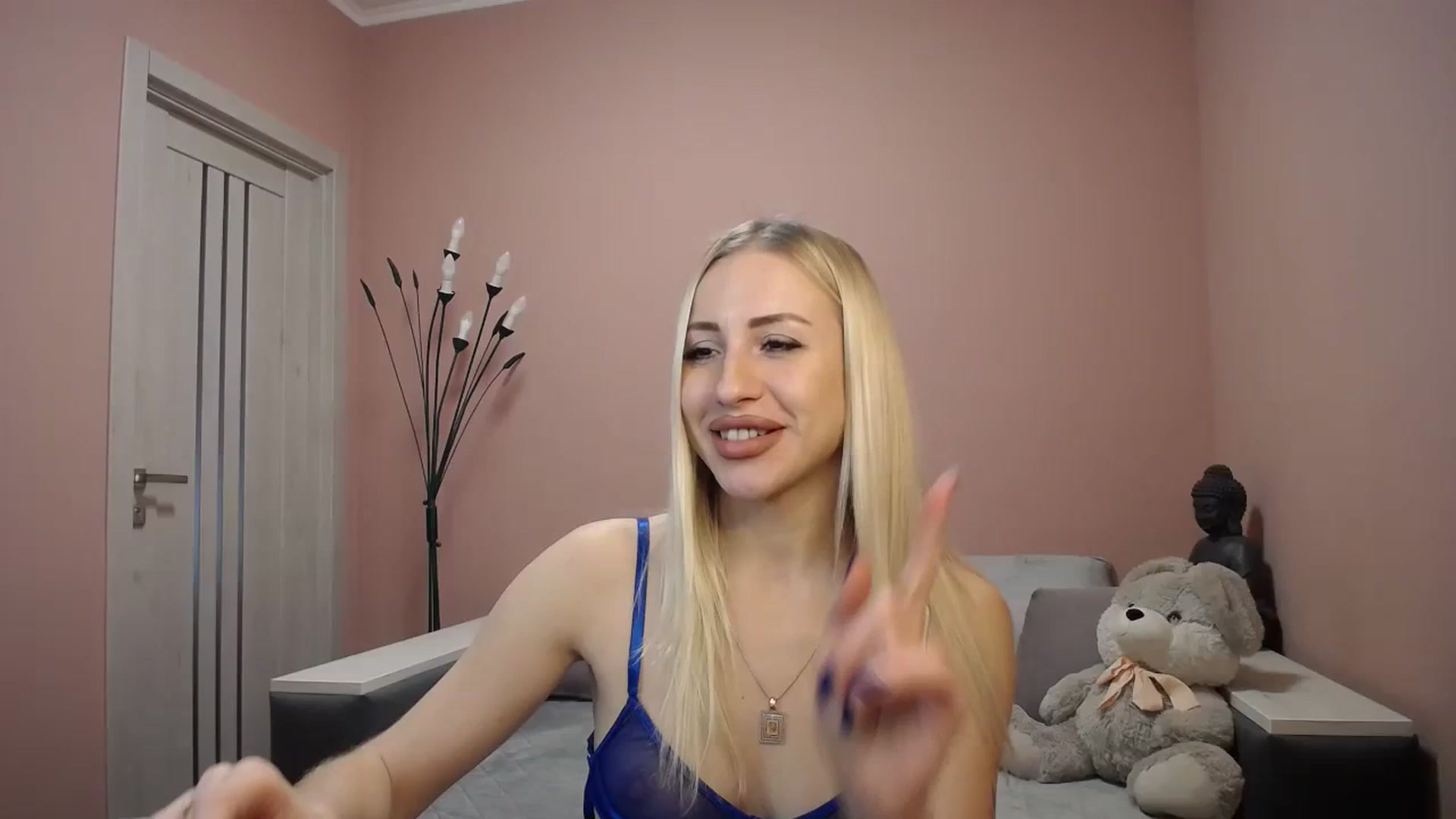 Gallery image thumbnail from KimKalash's myfreecams stream on, 12/16/2023, 10:08 image 1 of 20
