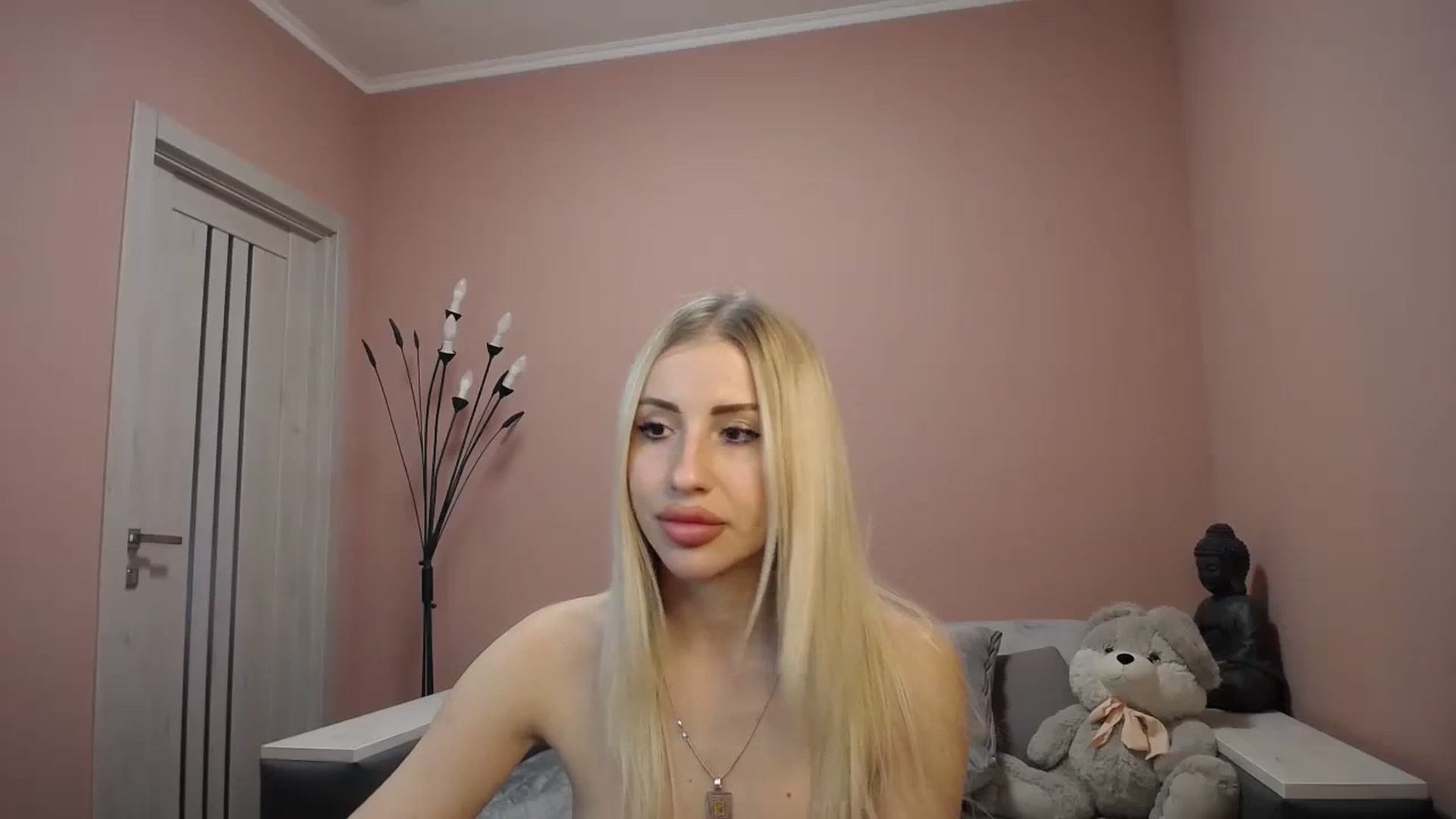 Gallery image thumbnail from KimKalash's myfreecams stream on, 12/19/2023, 10:54 image 3 of 20