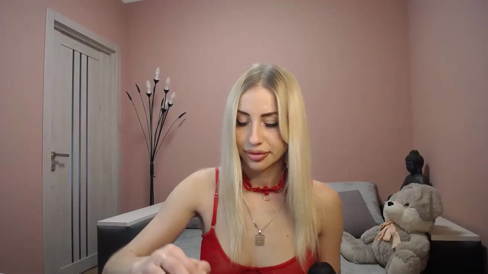 Gallery image thumbnail from KimKalash's myfreecams stream on, 12/20/2023, 09:30 image 17 of 20