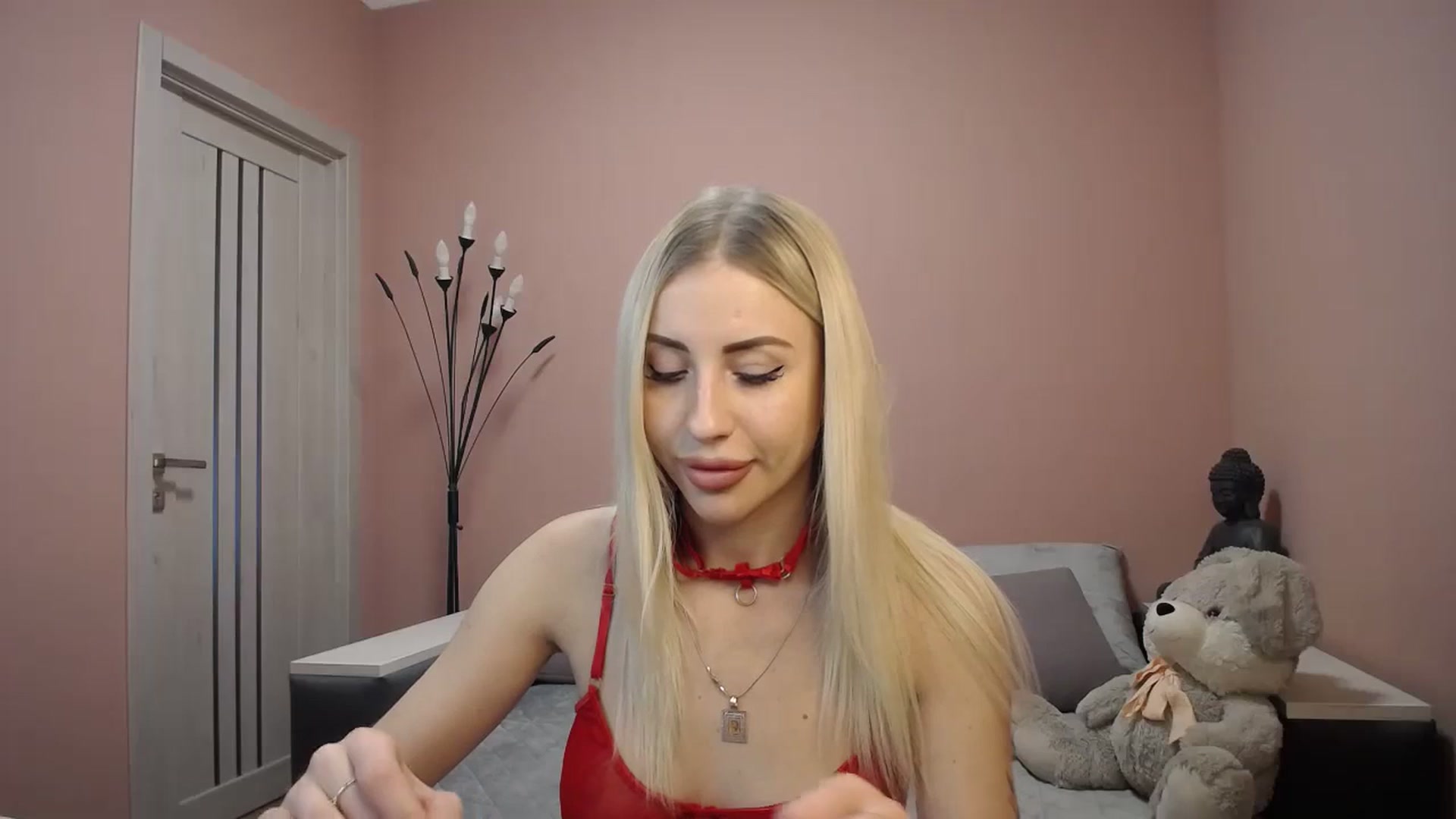 Gallery image thumbnail from KimKalash's myfreecams stream on, 12/20/2023, 09:30 image 12 of 20