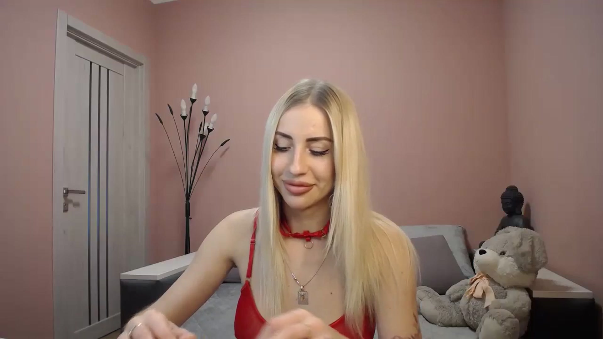 Gallery image thumbnail from KimKalash's myfreecams stream on, 12/20/2023, 09:30 image 13 of 20