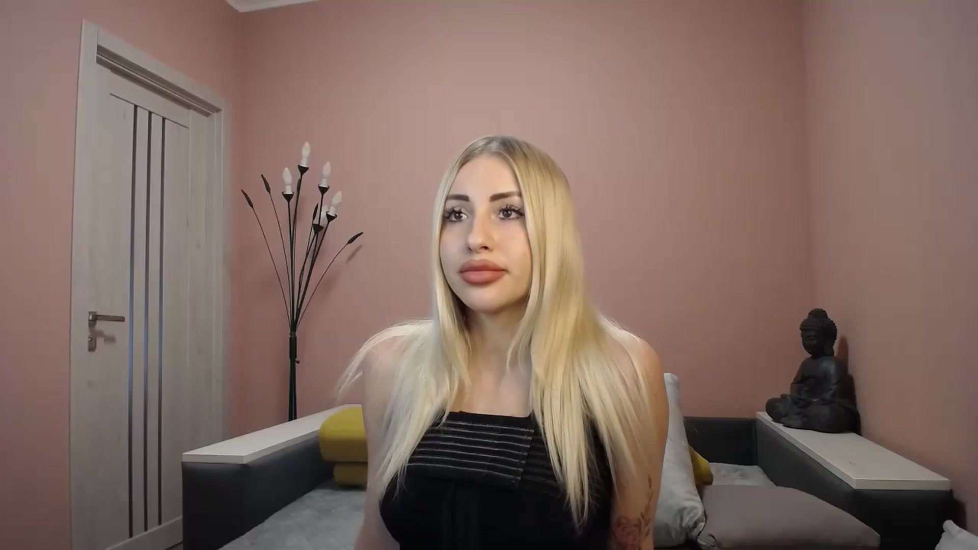 Gallery image thumbnail from KimKalash's myfreecams stream on, 12/26/2023, 10:01 image 2 of 20
