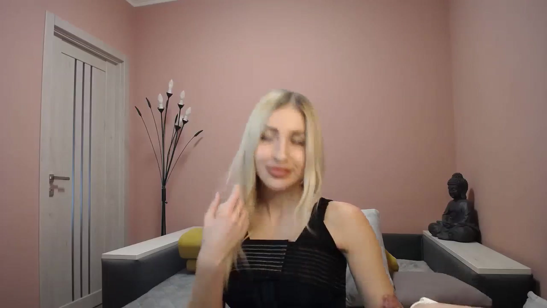 Gallery image thumbnail from KimKalash's myfreecams stream on, 12/26/2023, 10:01 image 8 of 20