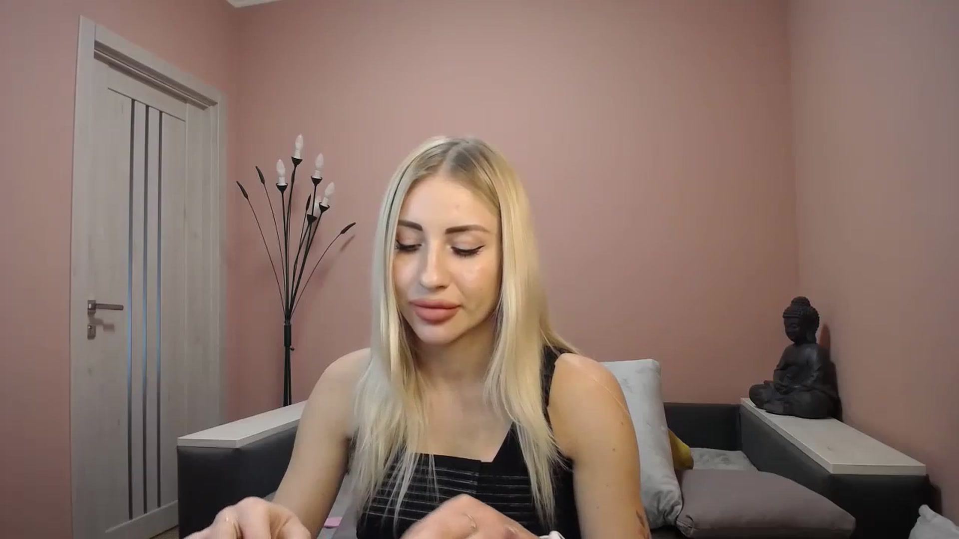 Gallery image thumbnail from KimKalash's myfreecams stream on, 12/26/2023, 10:01 image 19 of 20