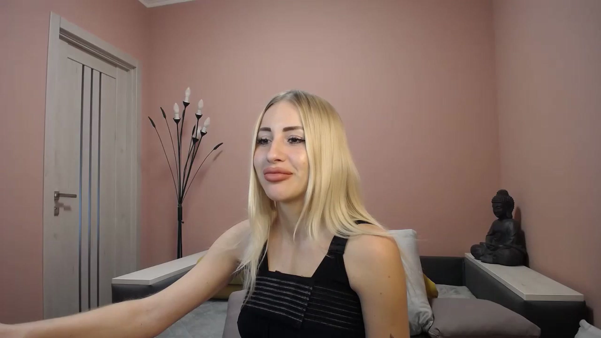 Gallery image thumbnail from KimKalash's myfreecams stream on, 12/26/2023, 10:01 image 3 of 20