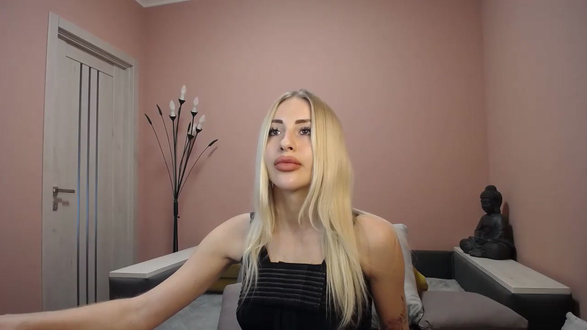 Gallery image thumbnail from KimKalash's myfreecams stream on, 12/26/2023, 10:01 image 4 of 20