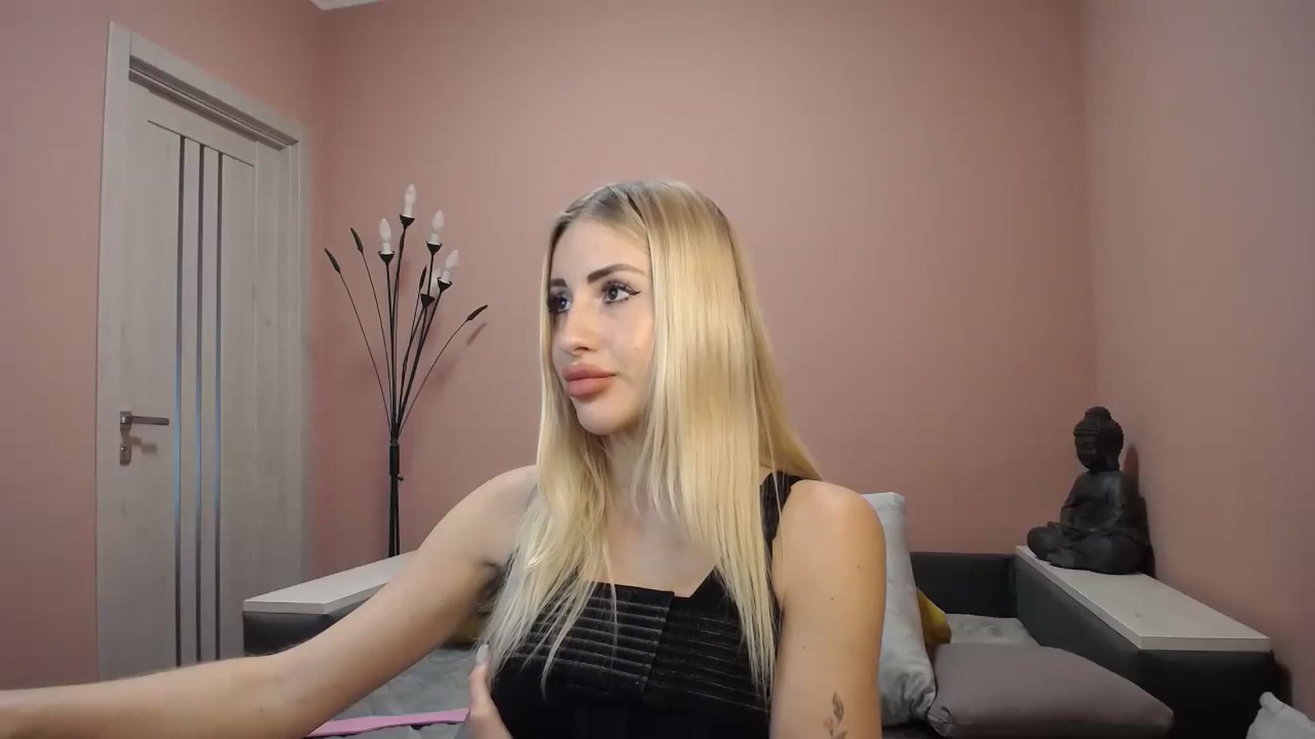 Gallery image thumbnail from KimKalash's myfreecams stream on, 12/26/2023, 10:01 image 20 of 20