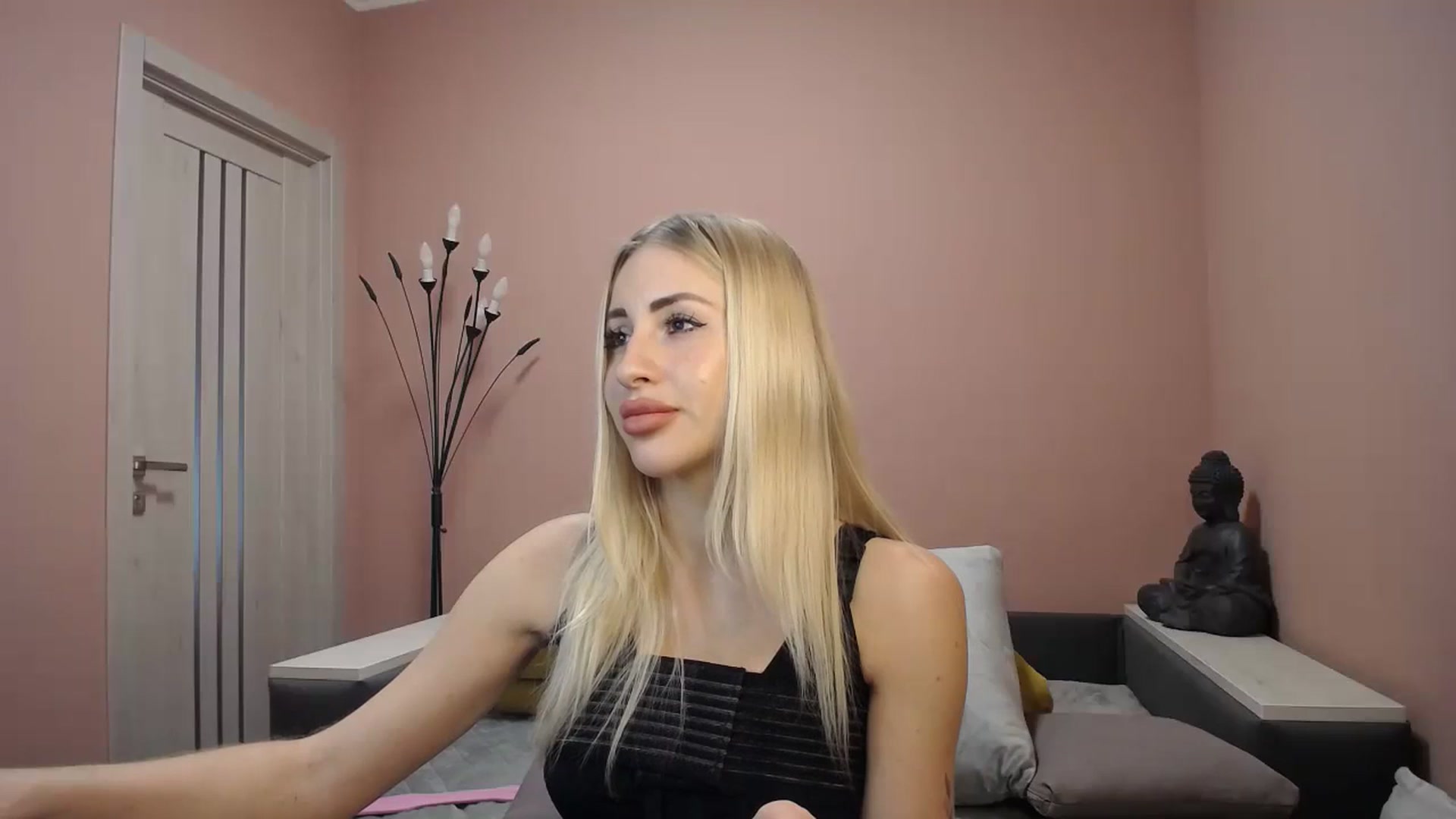 Gallery image thumbnail from KimKalash's myfreecams stream on, 12/26/2023, 10:01 image 18 of 20