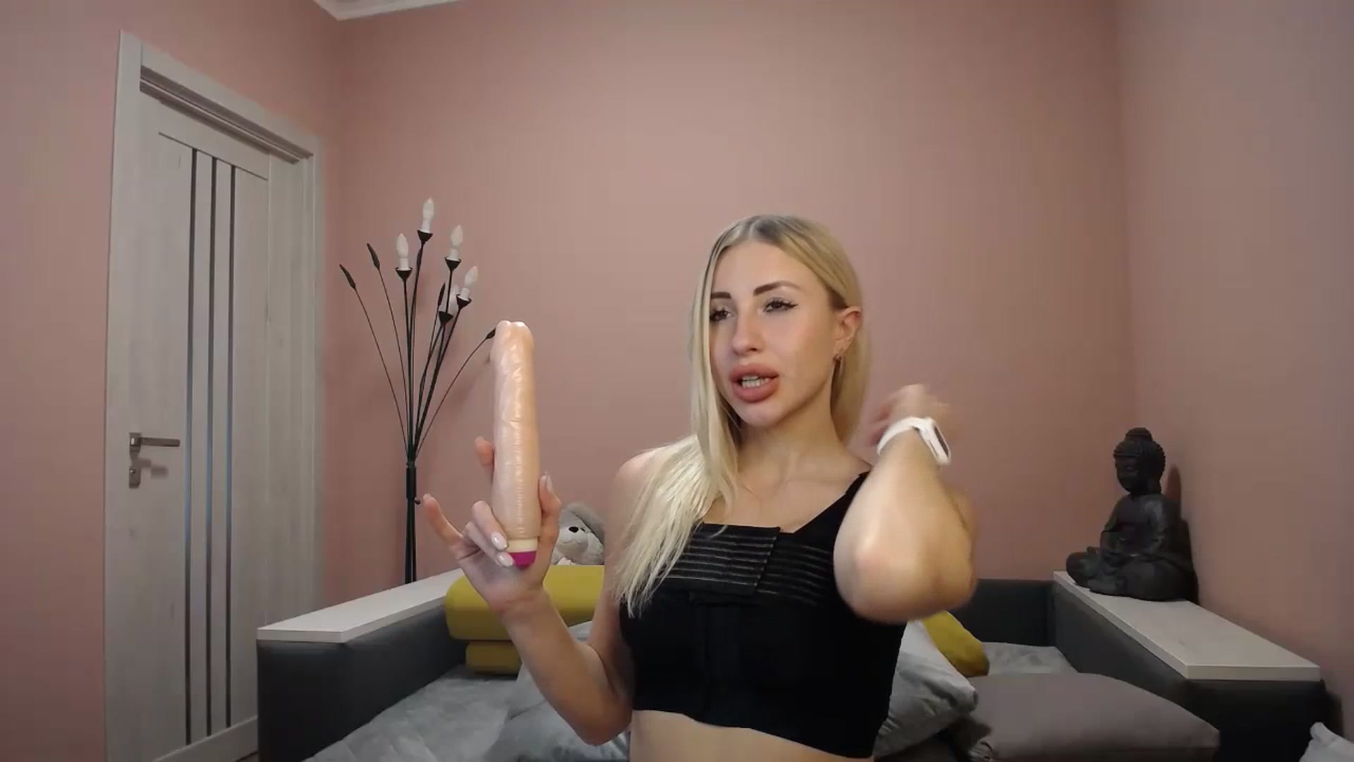 Gallery image thumbnail from KimKalash's myfreecams stream on, 12/26/2023, 12:19 image 20 of 20