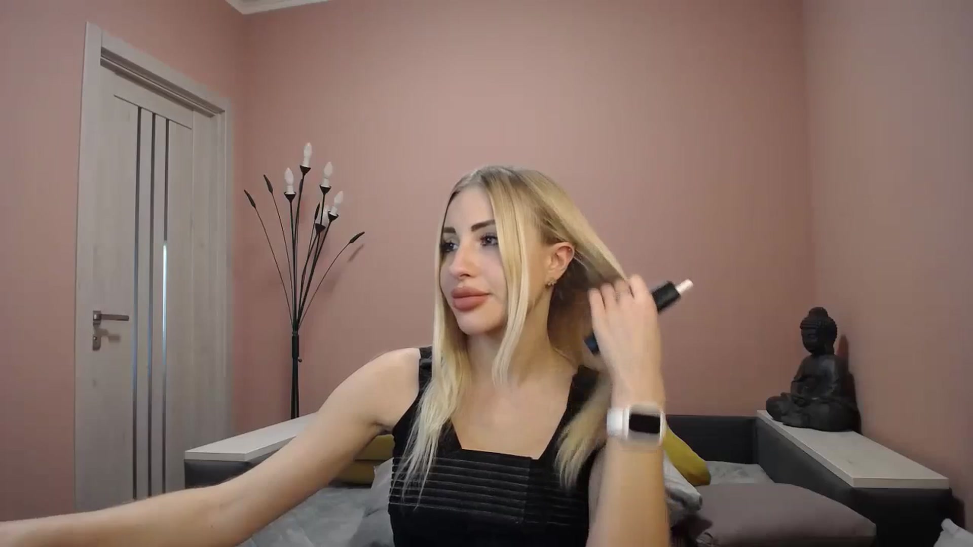Gallery image thumbnail from KimKalash's myfreecams stream on, 12/26/2023, 12:19 image 5 of 20