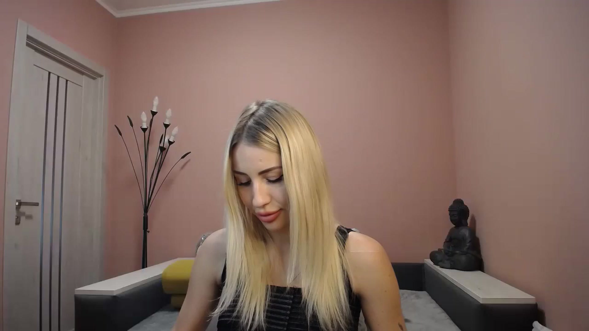 Gallery image thumbnail from KimKalash's myfreecams stream on, 12/27/2023, 09:35 image 1 of 20