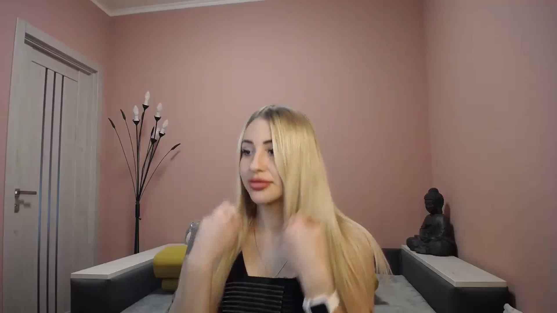 Gallery image thumbnail from KimKalash's myfreecams stream on, 12/27/2023, 09:35 image 14 of 20
