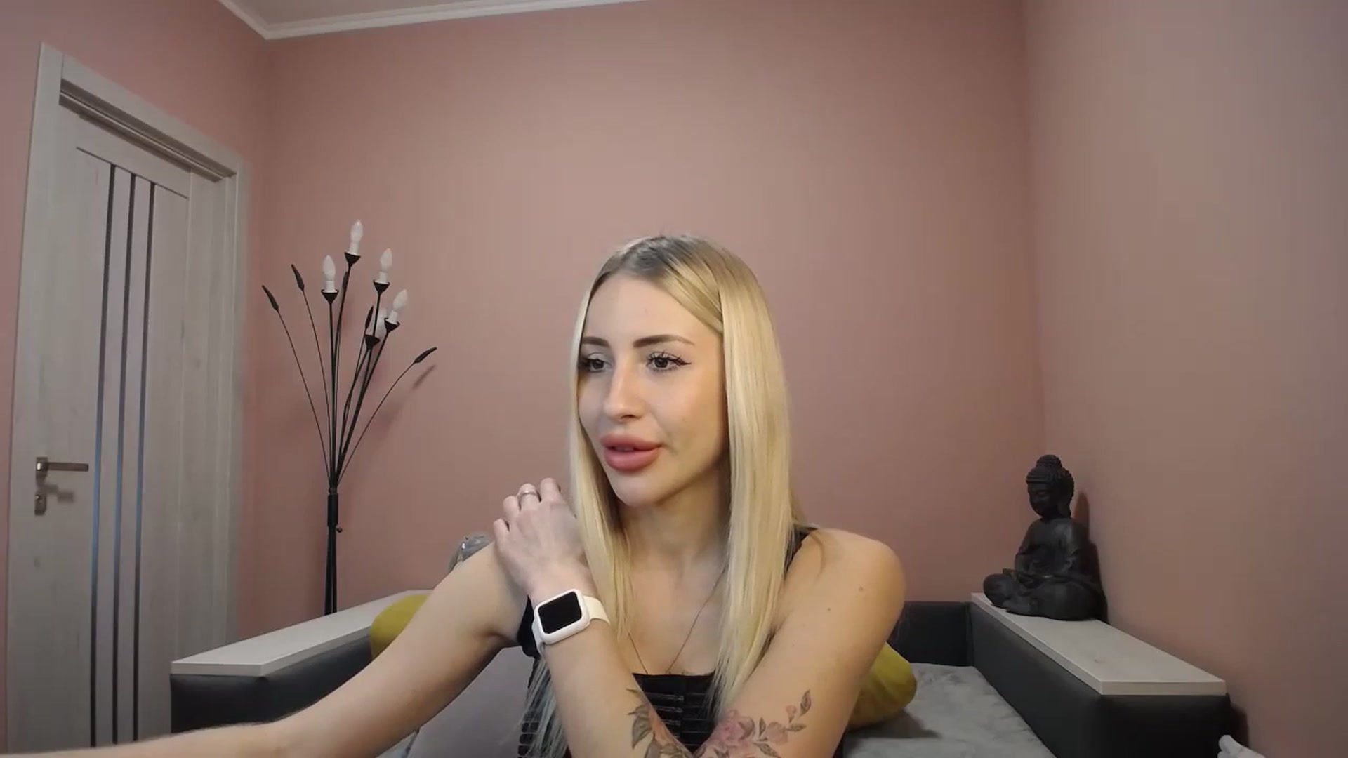 Gallery image thumbnail from KimKalash's myfreecams stream on, 12/27/2023, 09:35 image 10 of 20